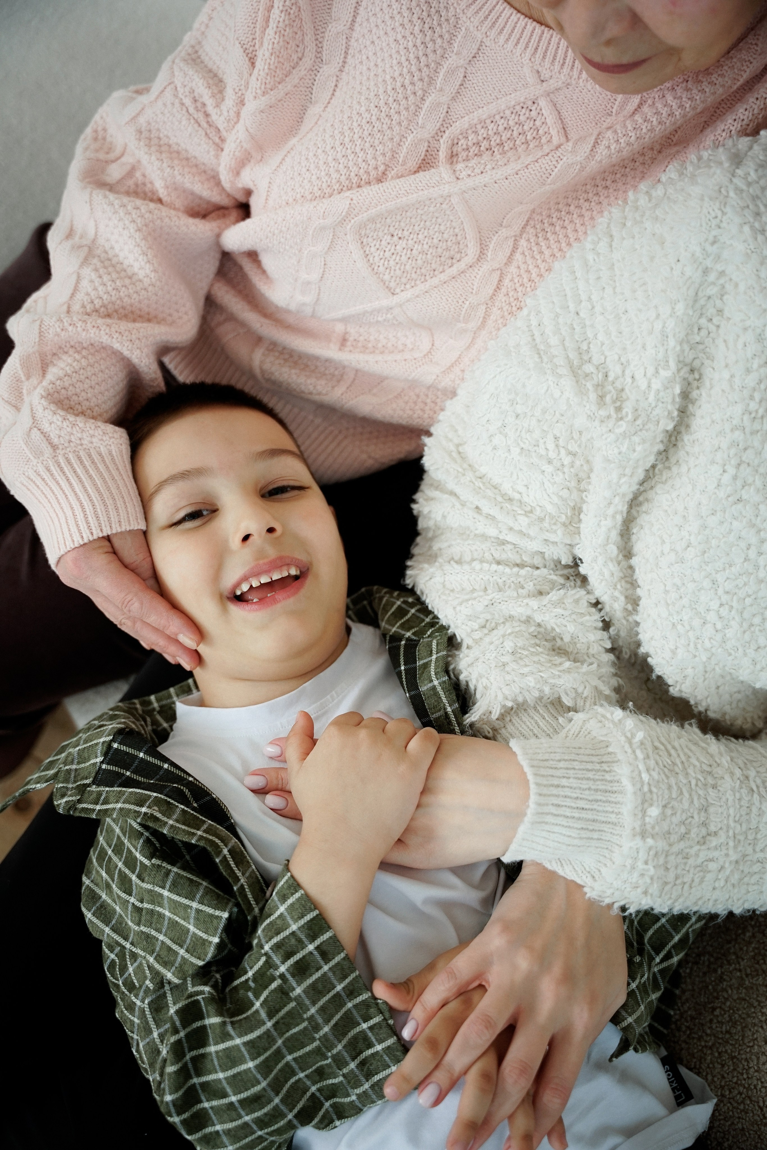 Студийная фотосессия для большой семьи в студии
