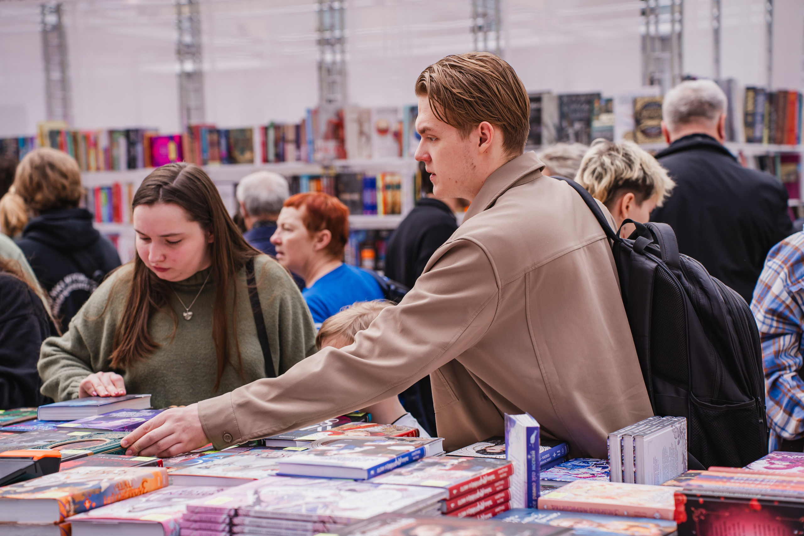 МИФ Non/fictio№ 2025 стенды. Репортажный фотограф Анастасия Рубцова