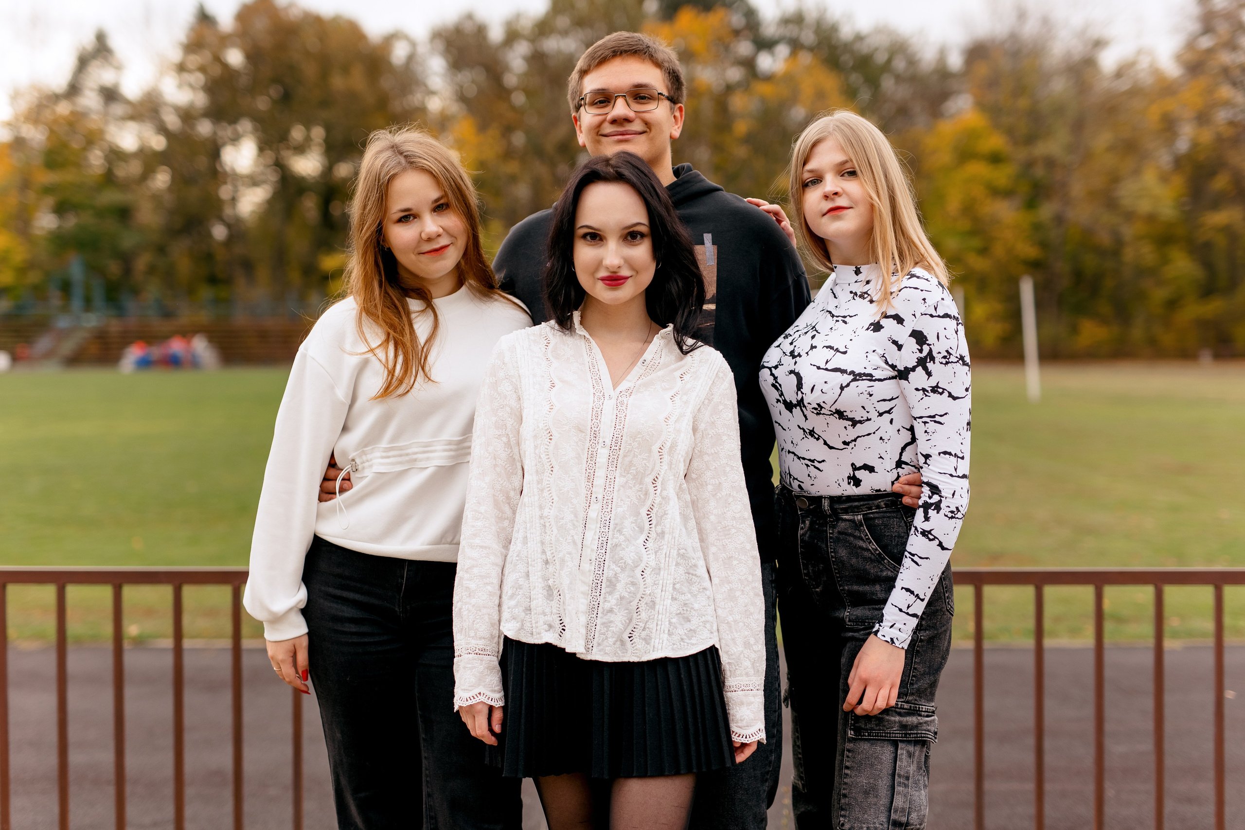 11 класс осенью в роще. Свадебный и семейный фотограф в Туле и области Маша Костина