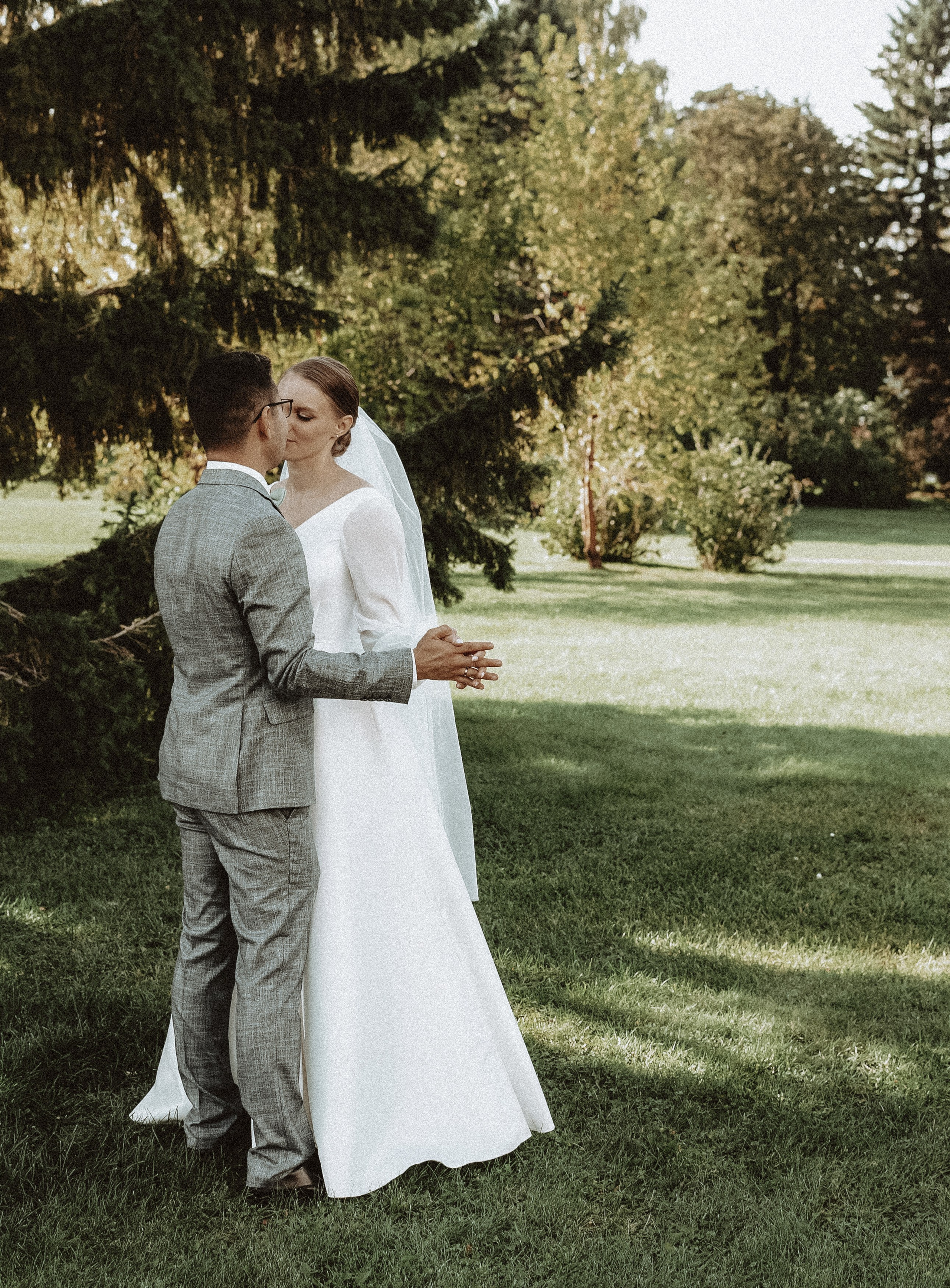 Свадьба в ботаническом саду в новосибирске. Семейный и свадебный фотограф в Новосибирске Иванова Яна