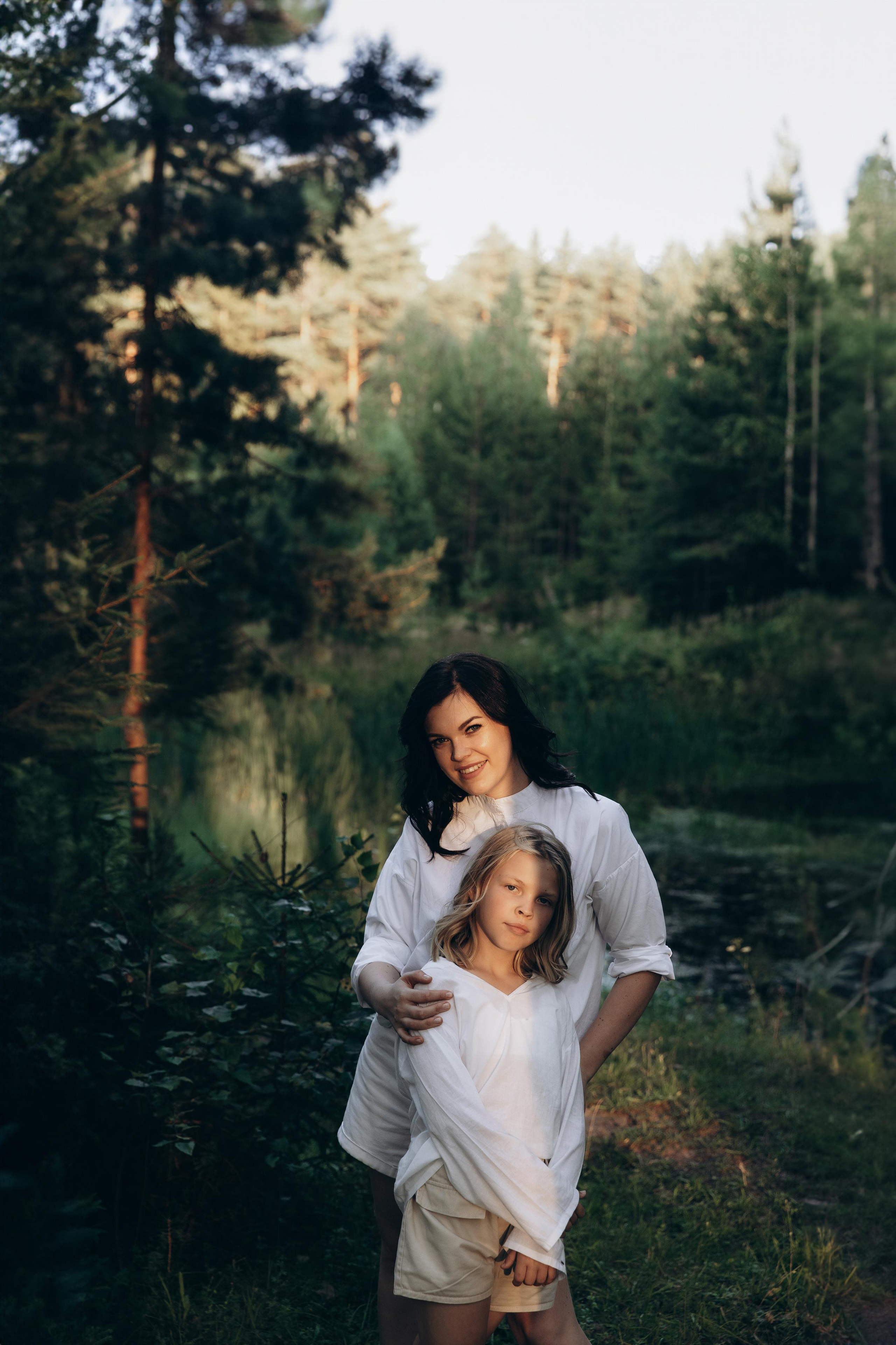Прогулка в парке семейная съемка мамы с дочкой. Артем Розанов фотограф в Иванове фотограф в Кинешме