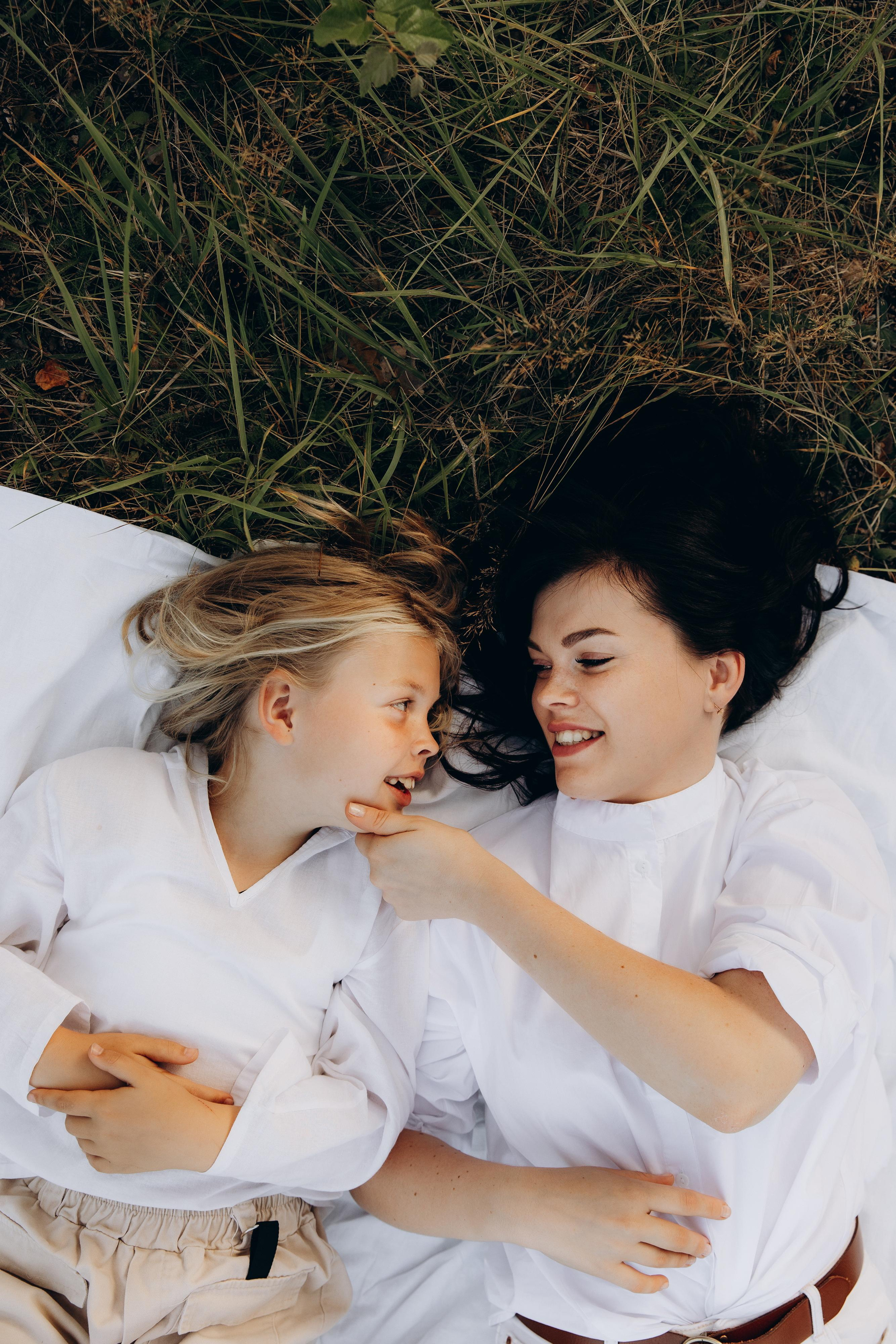 Прогулка в парке семейная съемка мамы с дочкой. Артем Розанов фотограф в Иванове фотограф в Кинешме