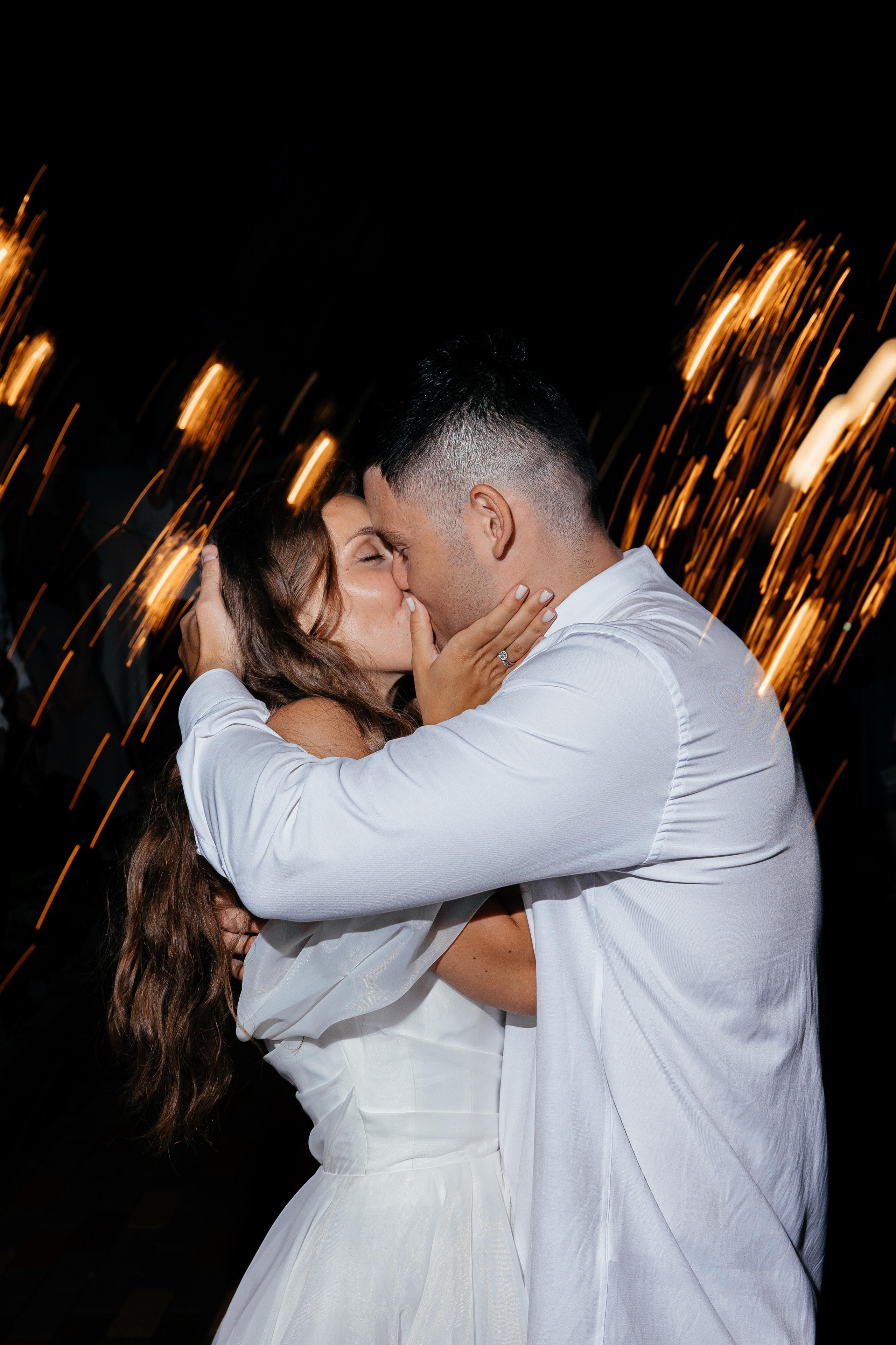 Бенгальские огни на свадьбе