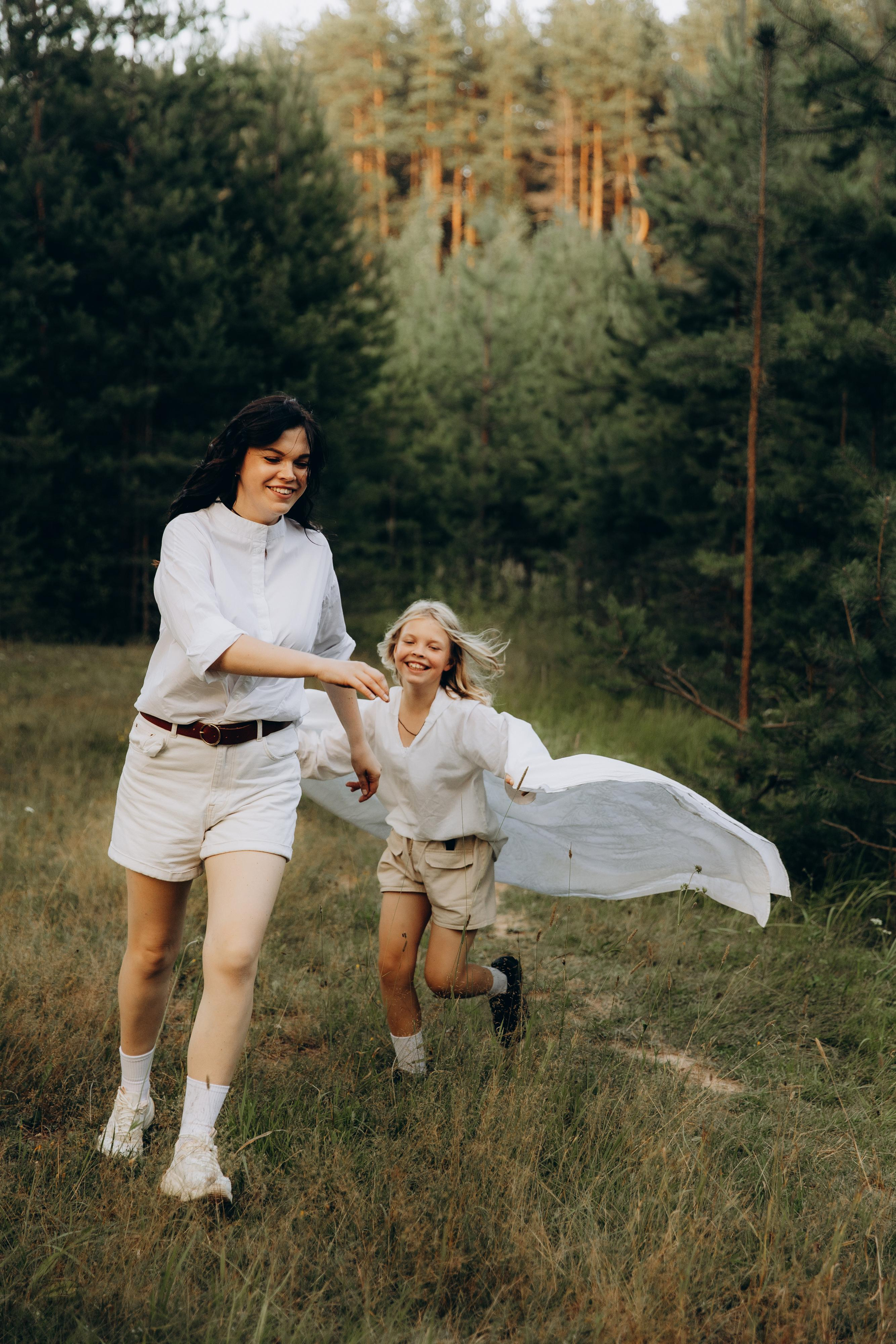 Прогулка в парке семейная съемка мамы с дочкой. Артем Розанов фотограф в Иванове фотограф в Кинешме