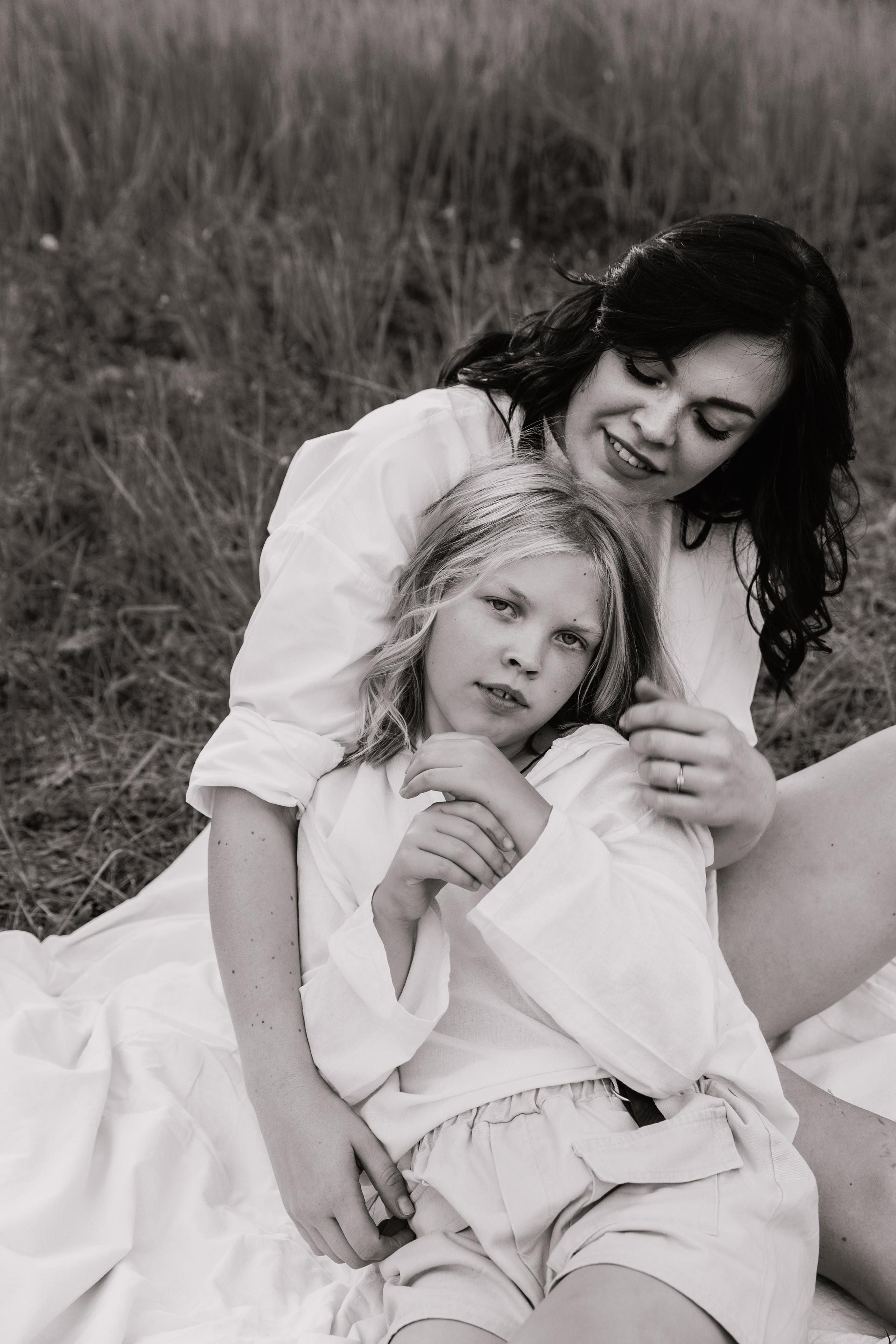 Прогулка в парке семейная съемка мамы с дочкой. Артем Розанов фотограф в Иванове фотограф в Кинешме