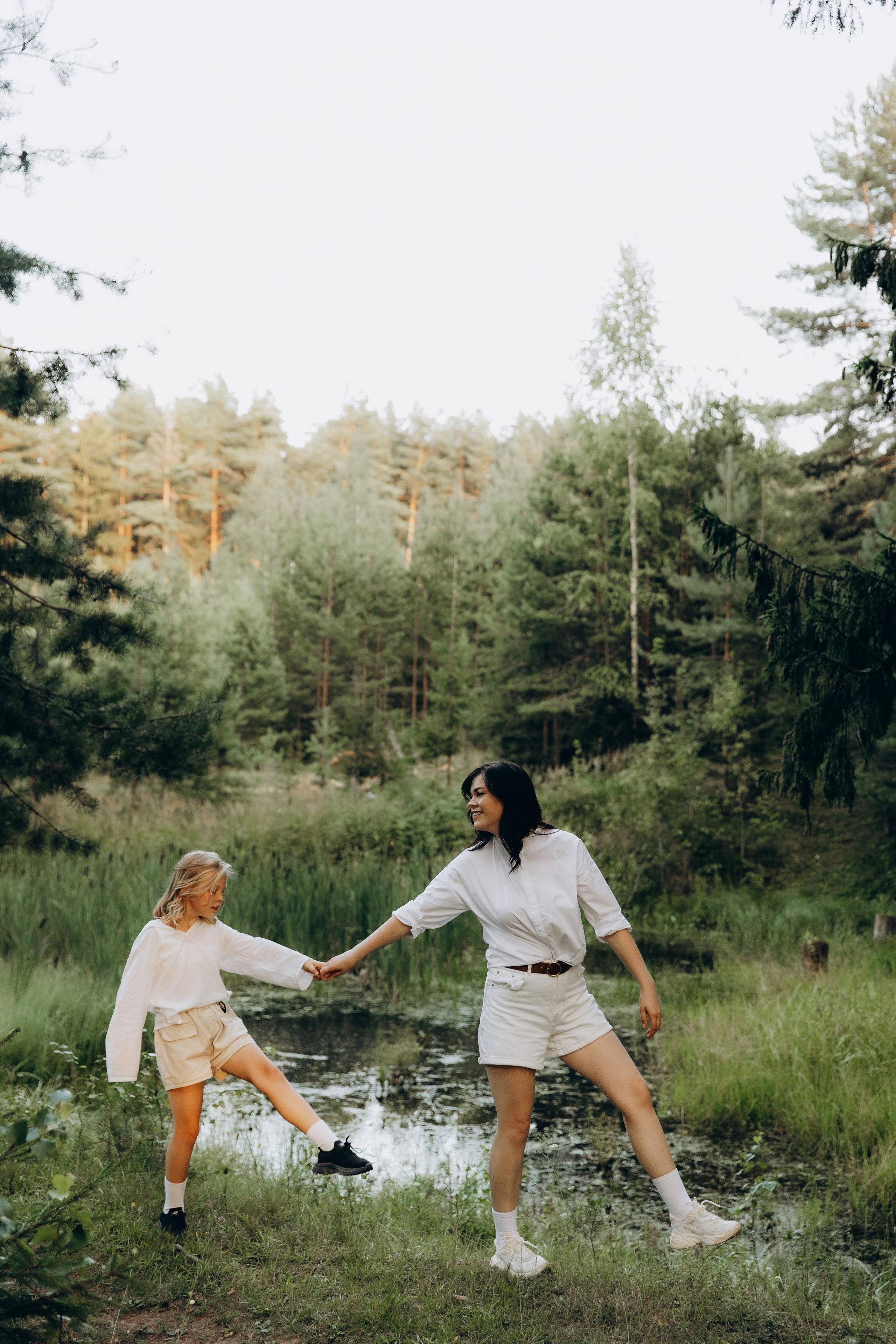 Прогулка в парке семейная съемка мамы с дочкой. Артем Розанов фотограф в Иванове фотограф в Кинешме
