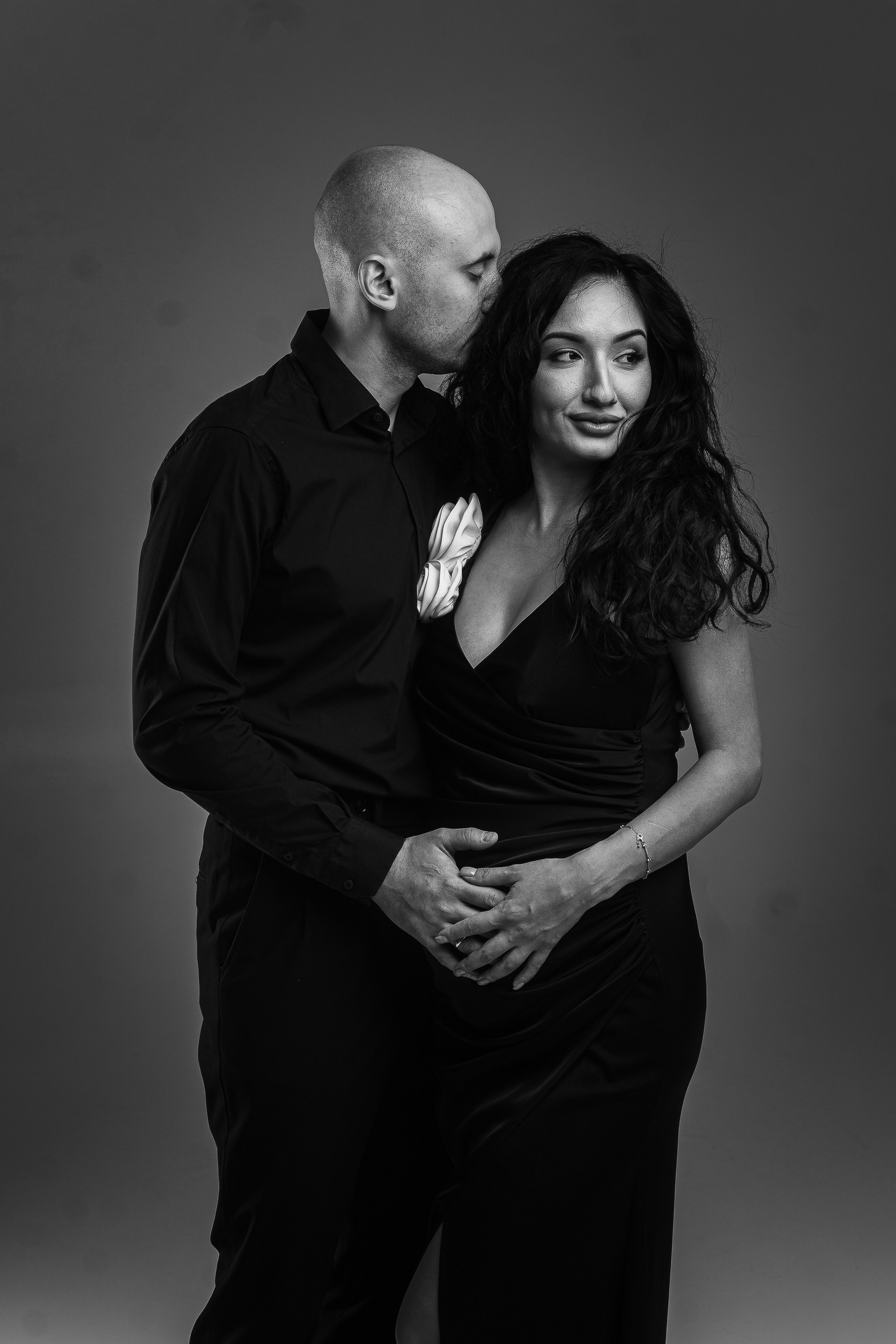 Беременность в ЧБ. Ваш свадебный и семейный фотограф