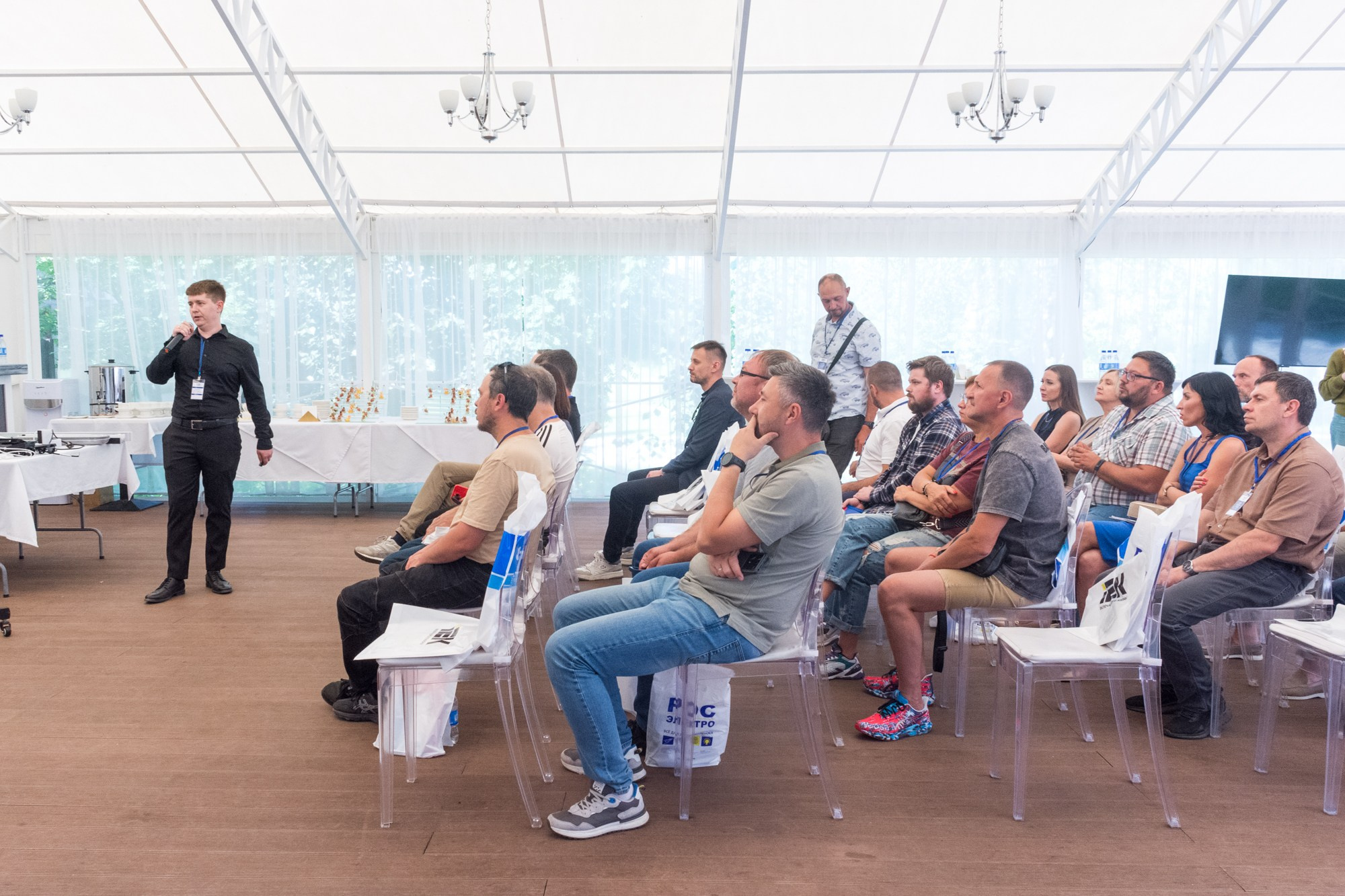 Рос электро. Фотограф Максим Буряк