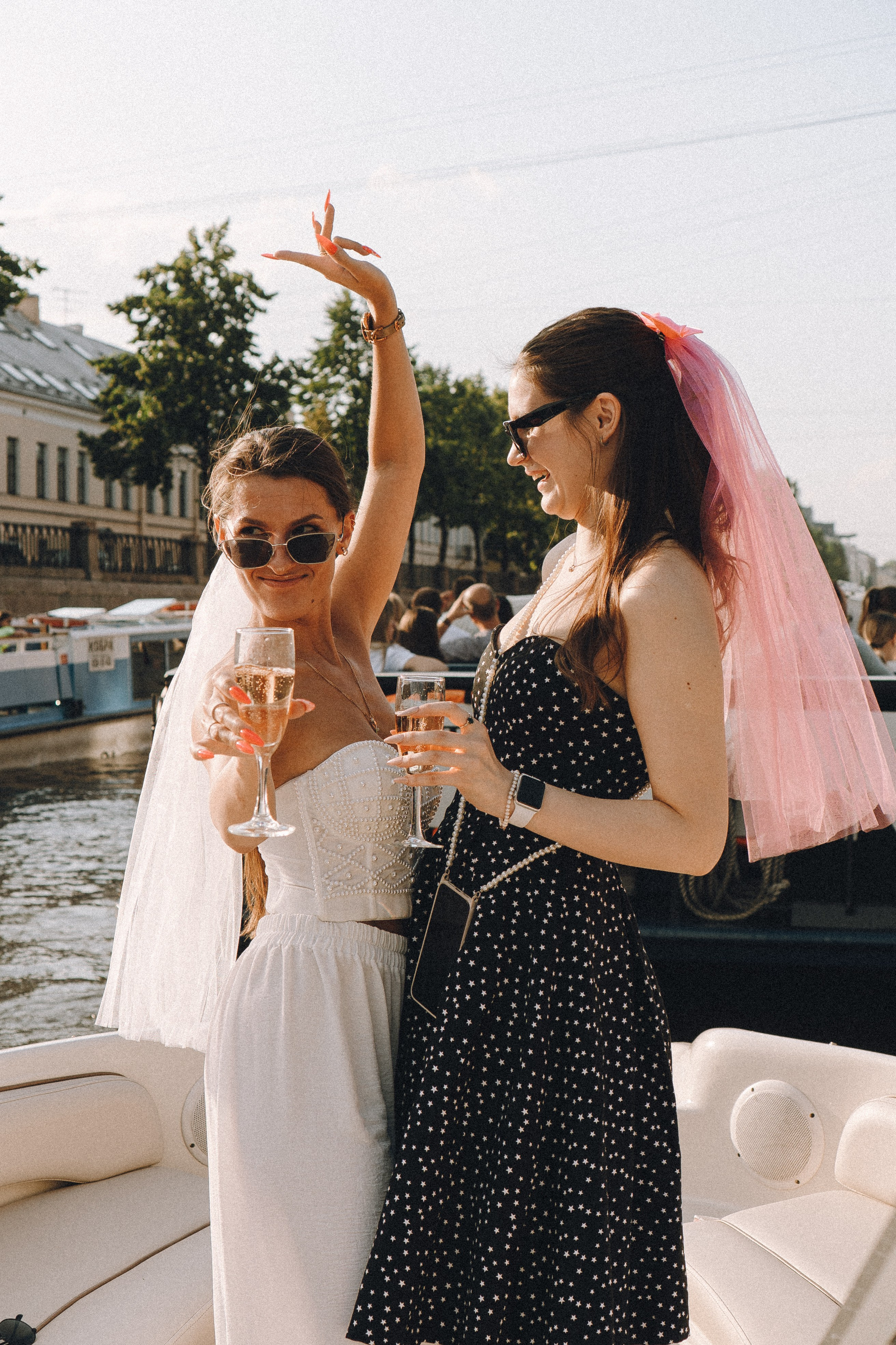 ДЕВИЧНИК НА КАТЕРЕ. Профессиональный фотограф, Санкт-Петербург — Виктория Богомолова