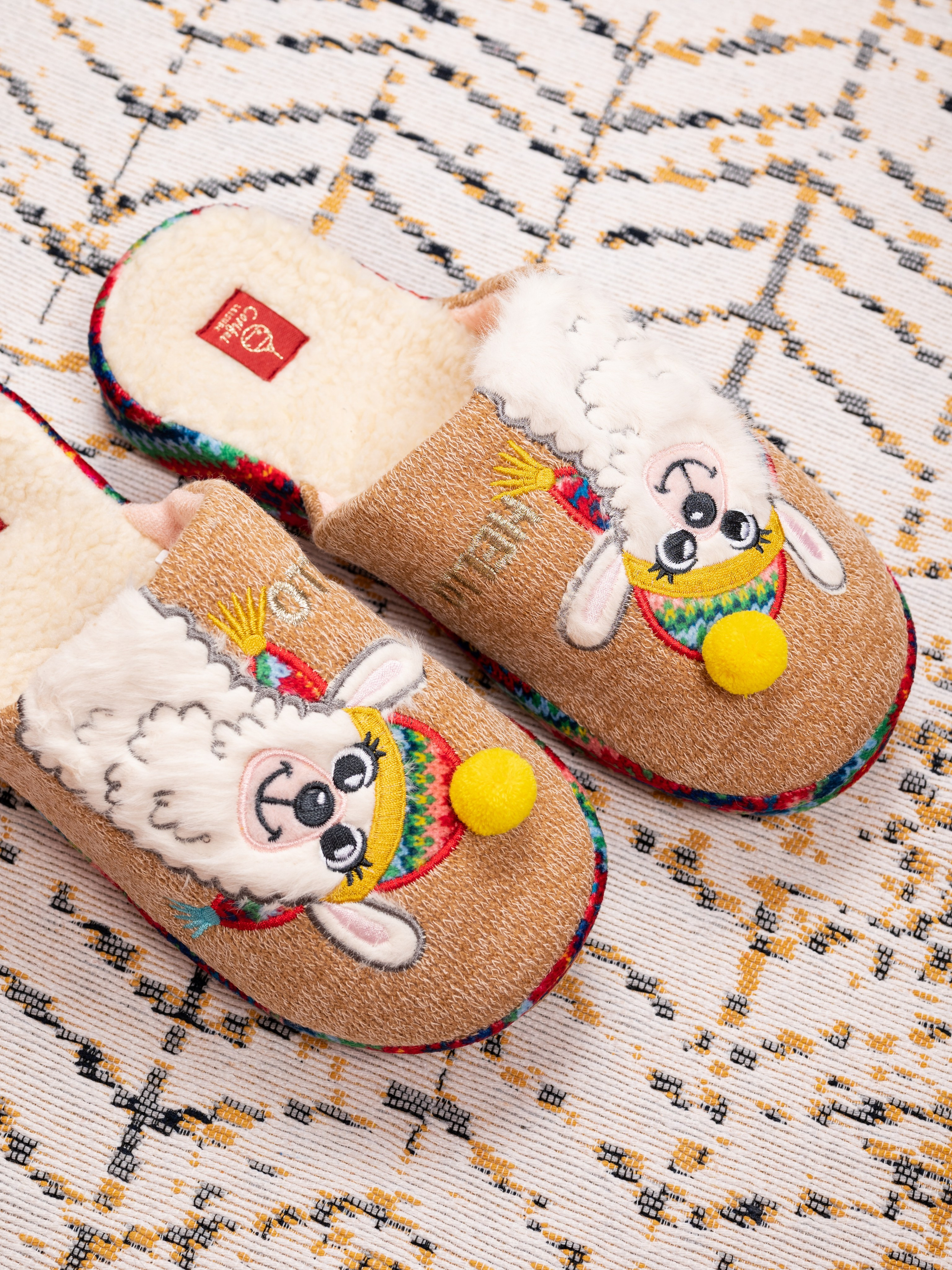 Тапочки. Предметный фотограф, фото для маркетплейсов Пятигорск, КМВ