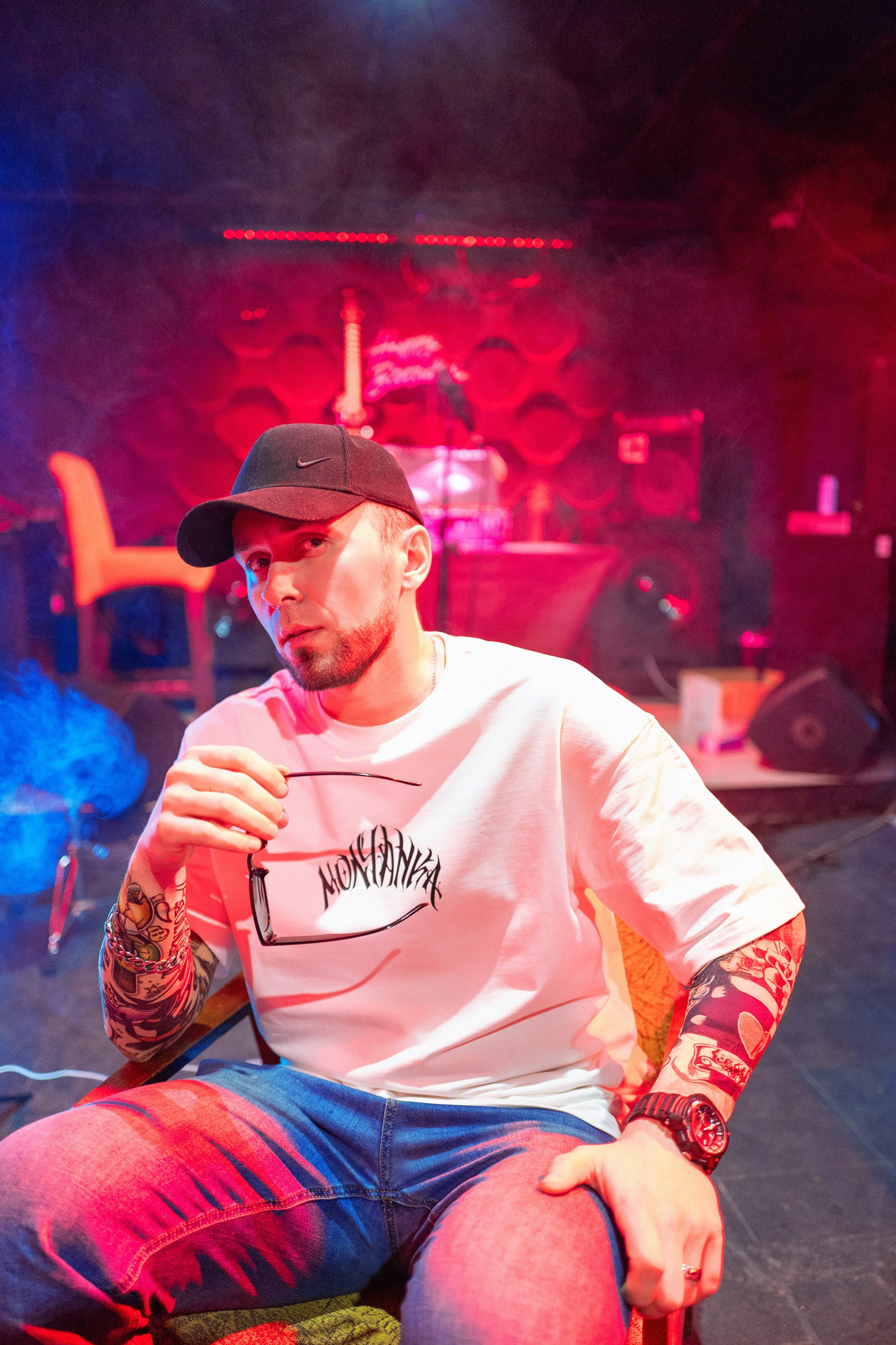 Реклама футболок «Молчанка». Фотограф Тюмень