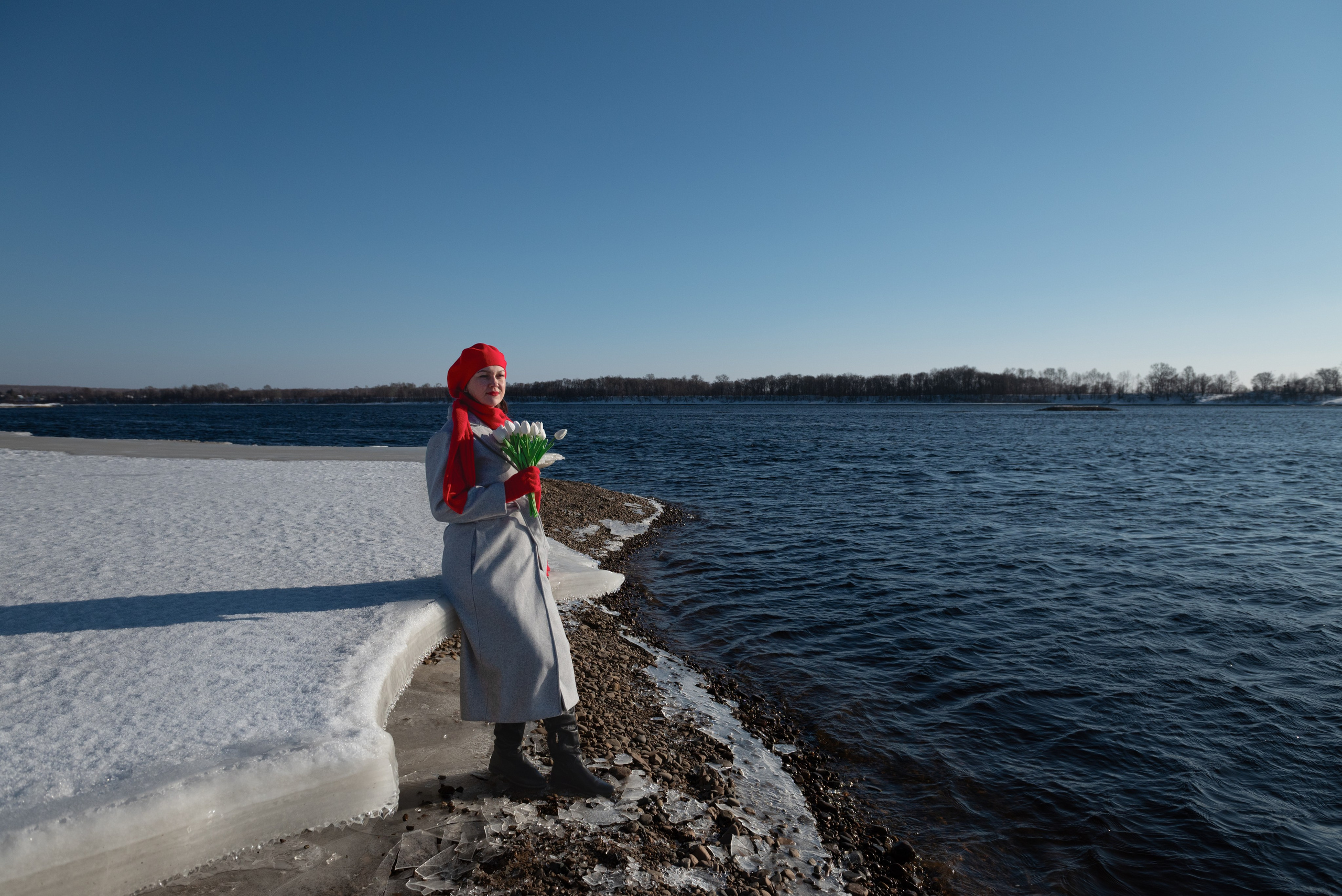 Весенняя прогулка на реке. Фотограф г. Москва