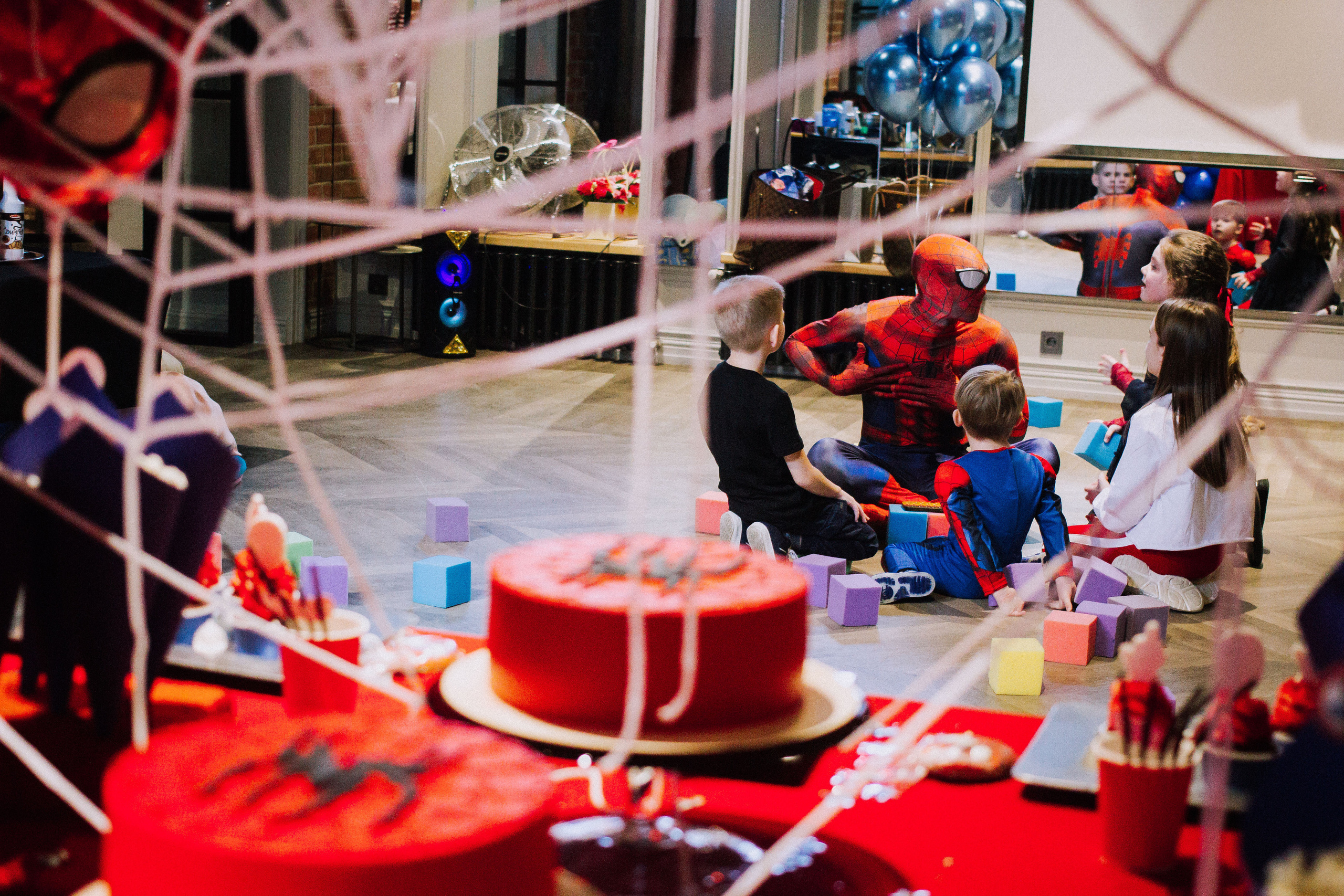 Spider 4. Фотографии с любовью