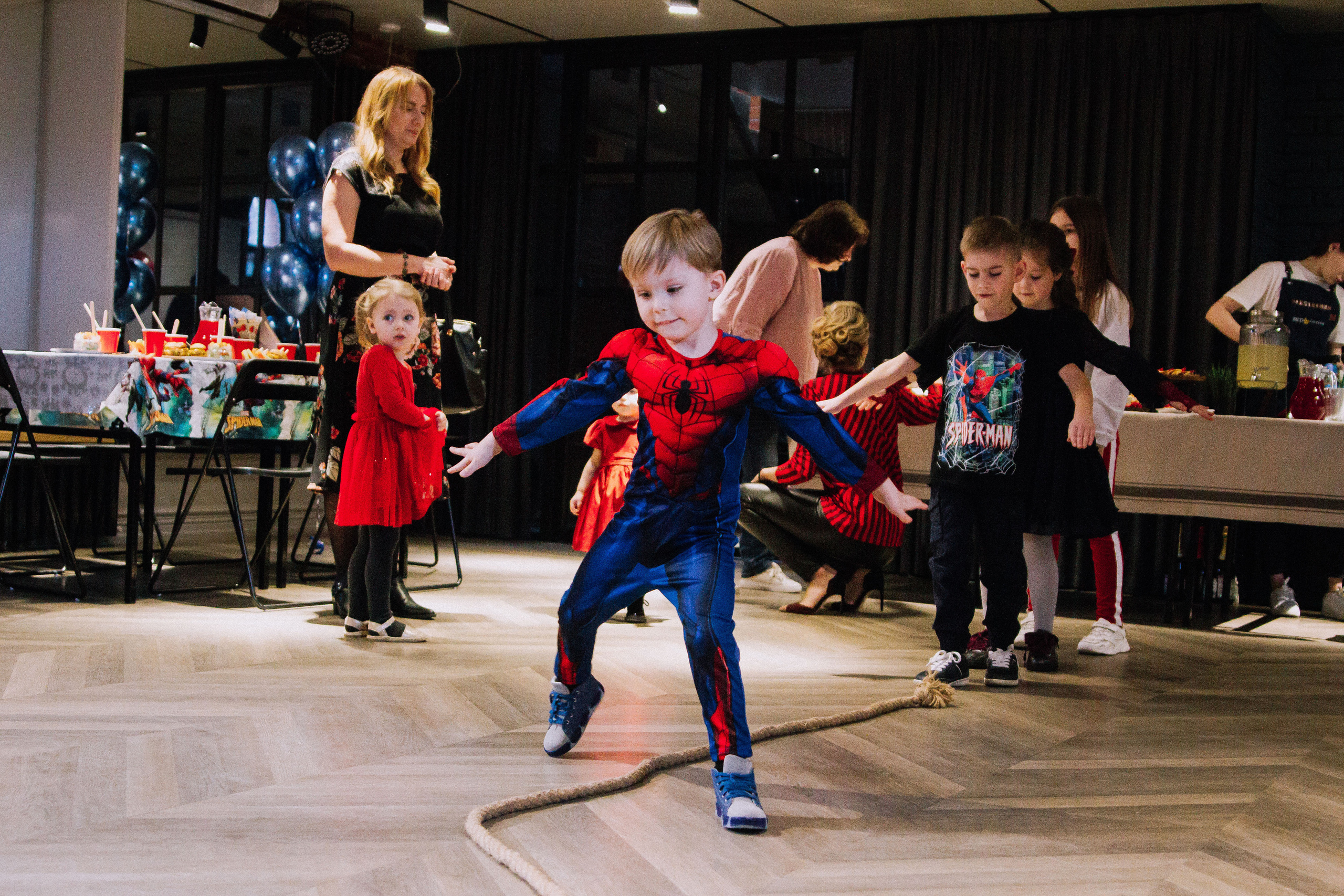 Spider 4. Фотографии с любовью