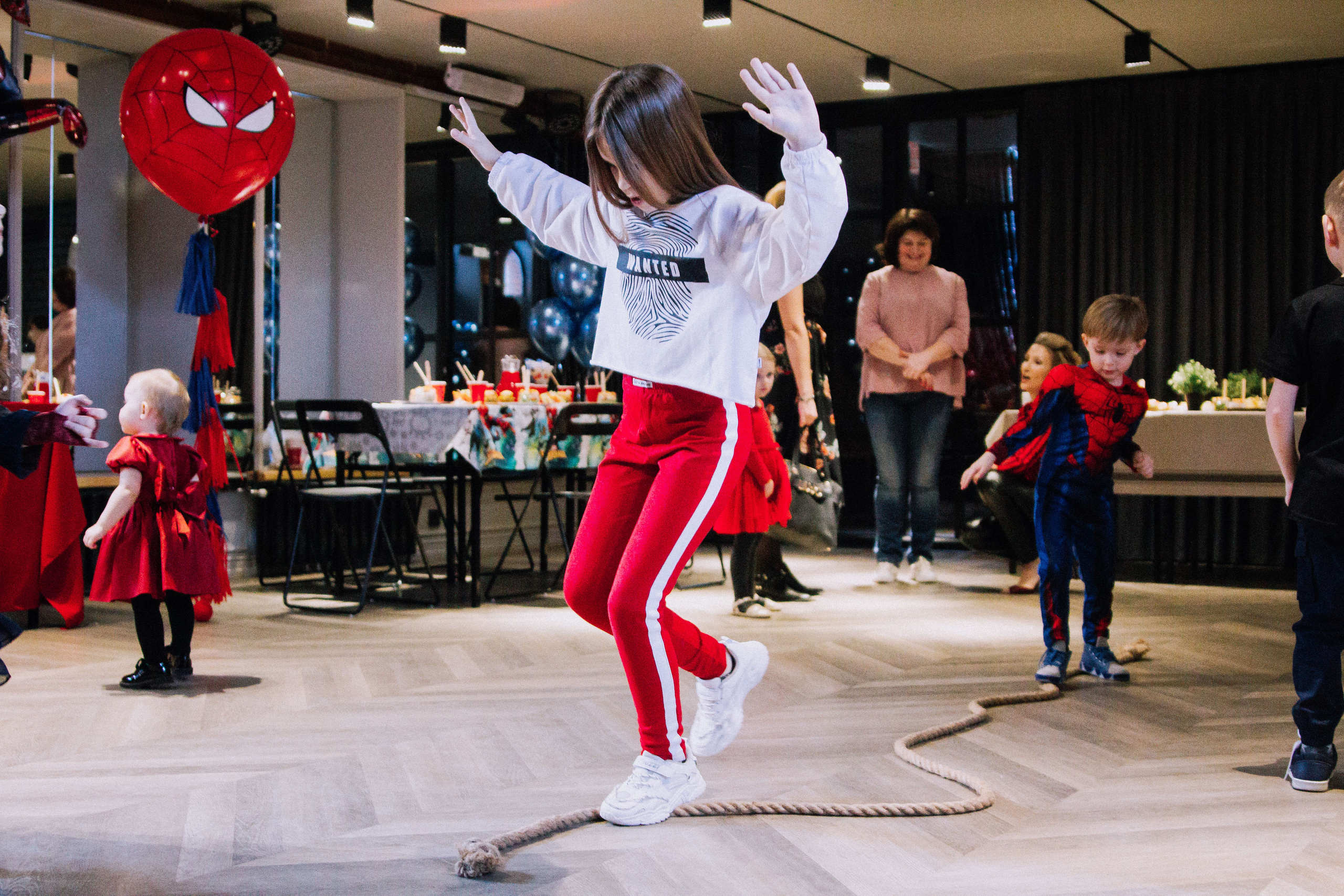 Spider 4. Фотографии с любовью