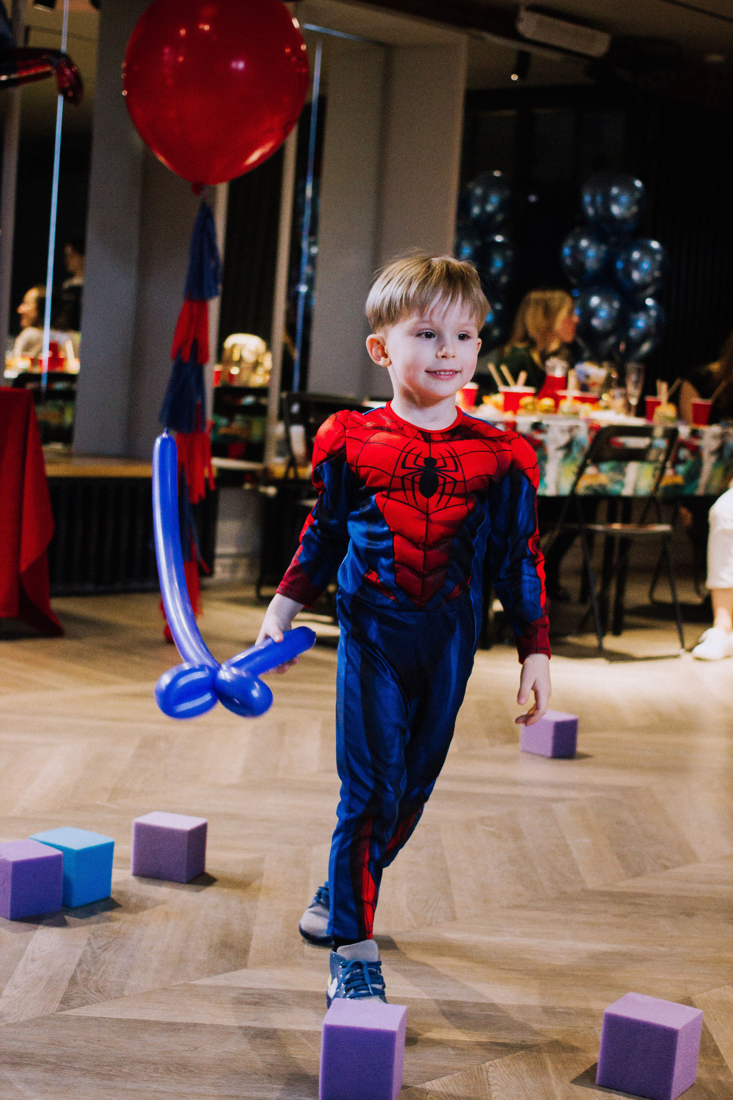 Spider 4. Фотографии с любовью