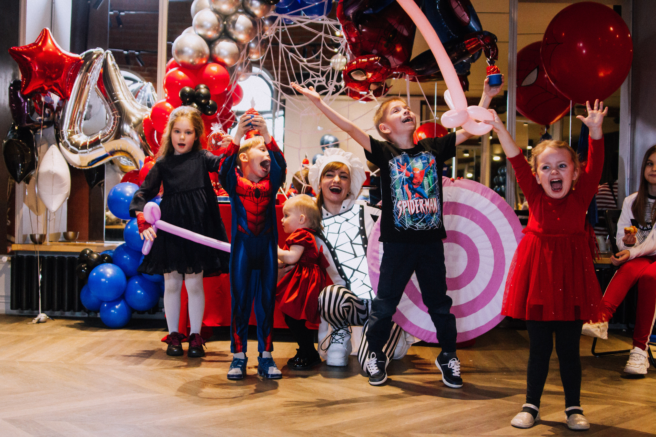 Spider 4. Фотографии с любовью