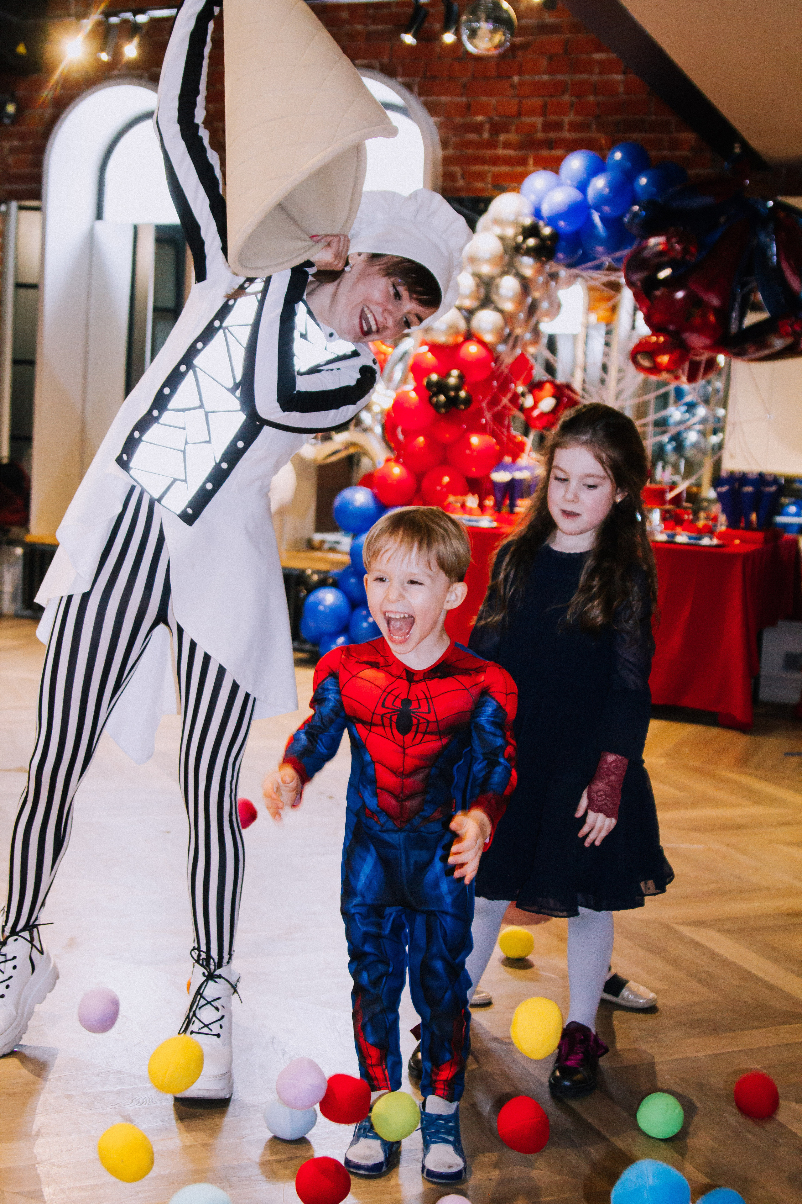 Spider 4. Фотографии с любовью