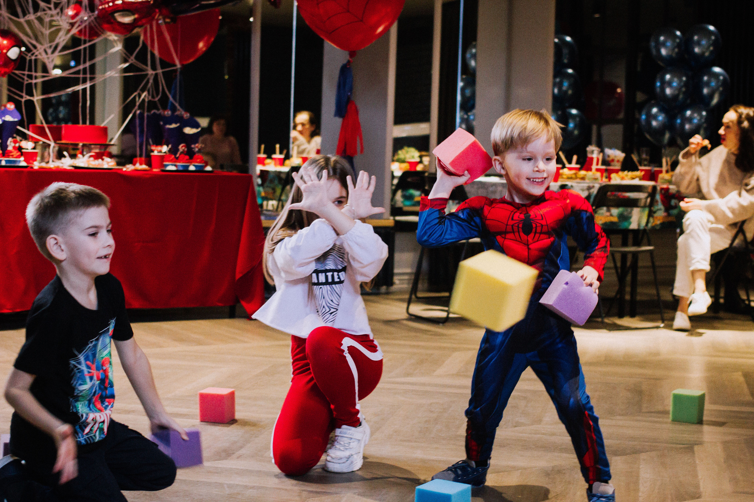 Spider 4. Фотографии с любовью