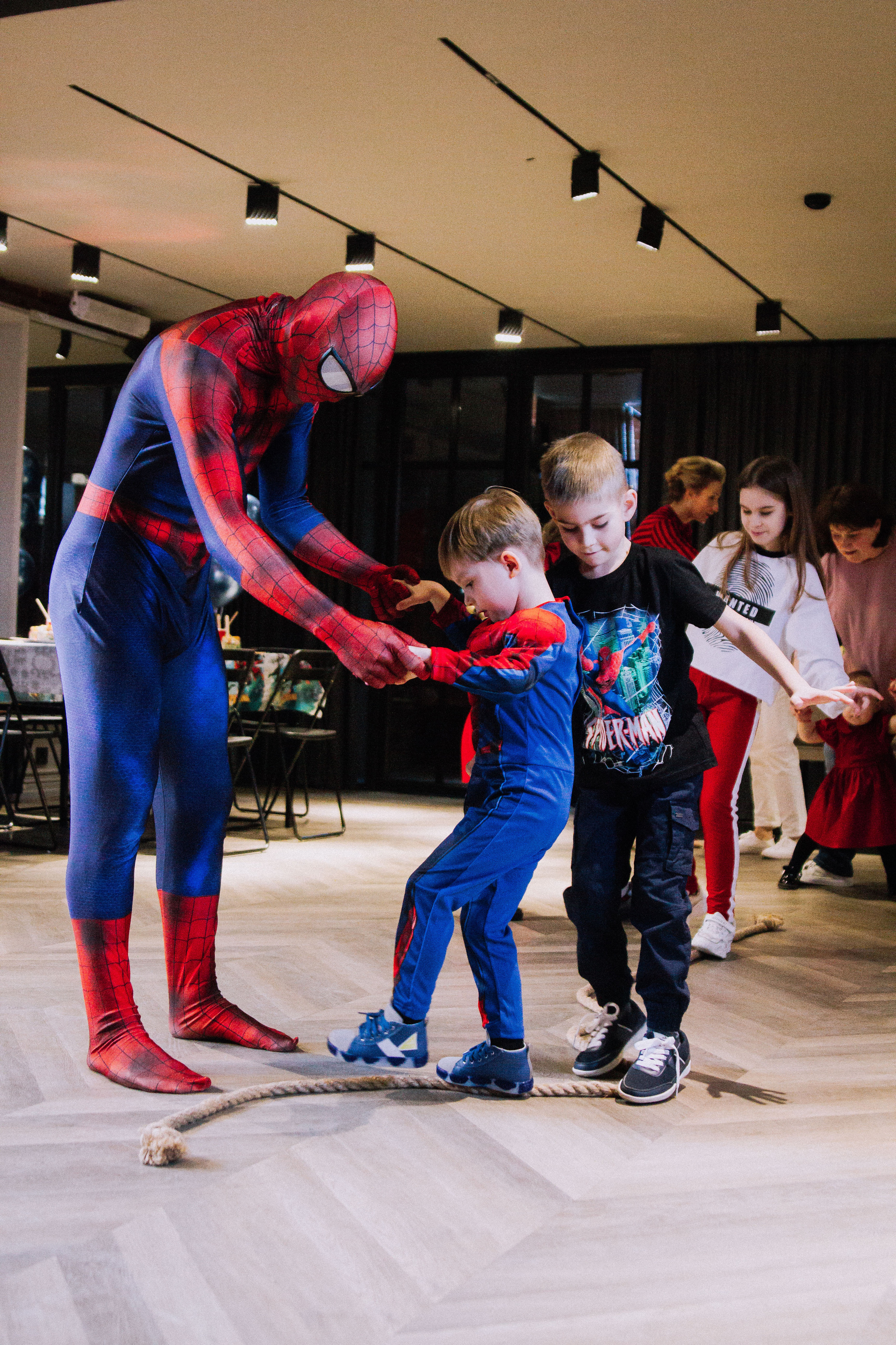 Spider 4. Фотографии с любовью