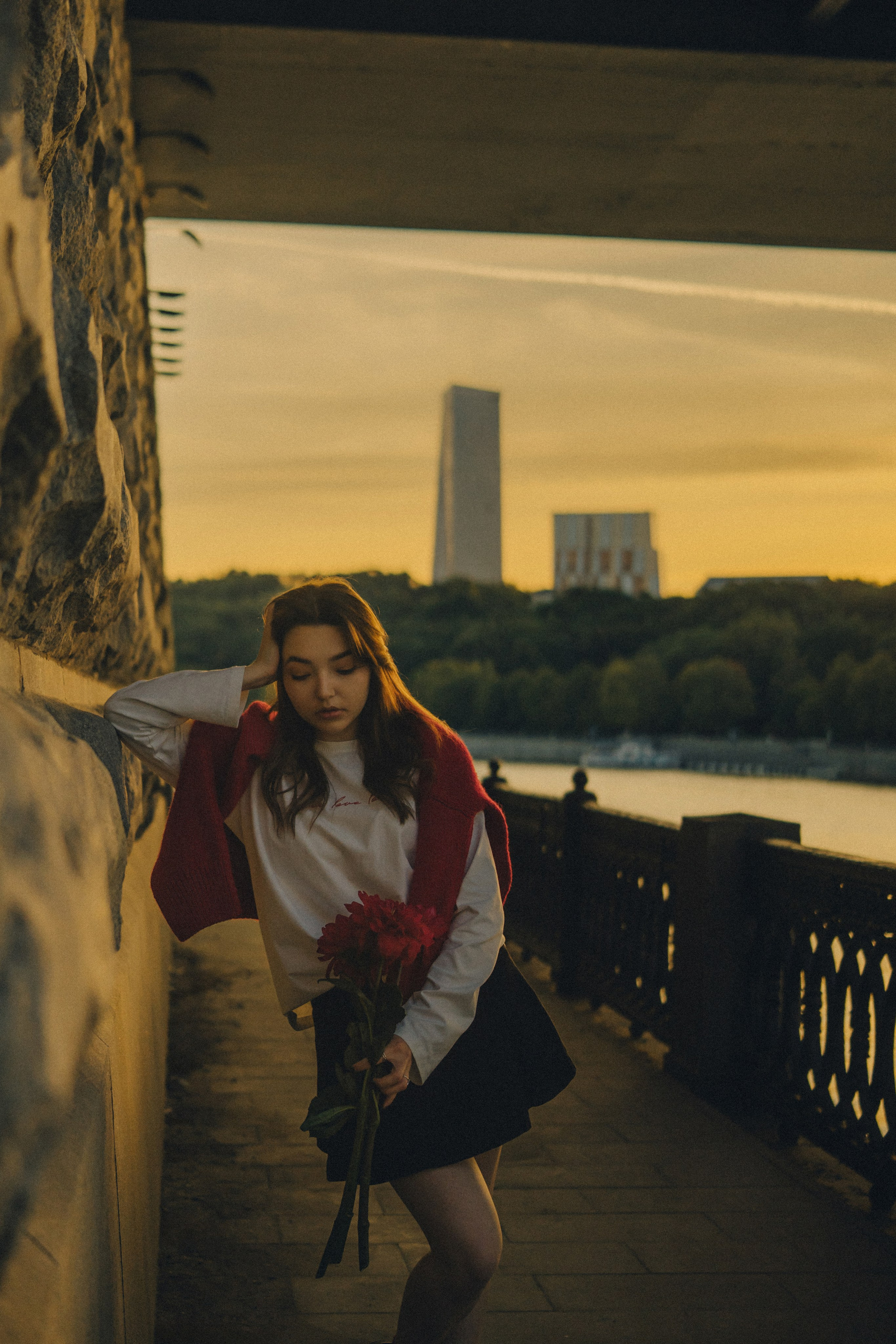Анастасия | городская фотосессия на набережной. Портретный фотограф Москва
