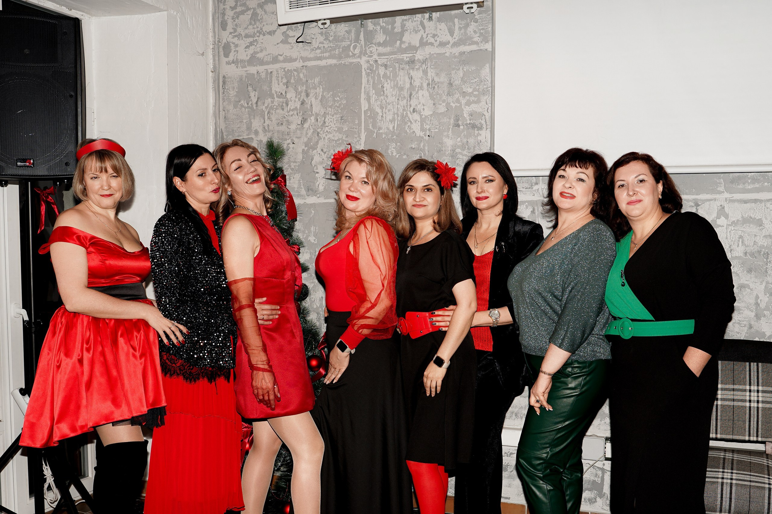 Новогодний корпоратив в ресторане Балаган в Ростов-на-Дону. Свадебный фотограф в Ростове-на-Дону. Таинство Крещения и Венчания, семейные фотосессии. Алёна Чёботова