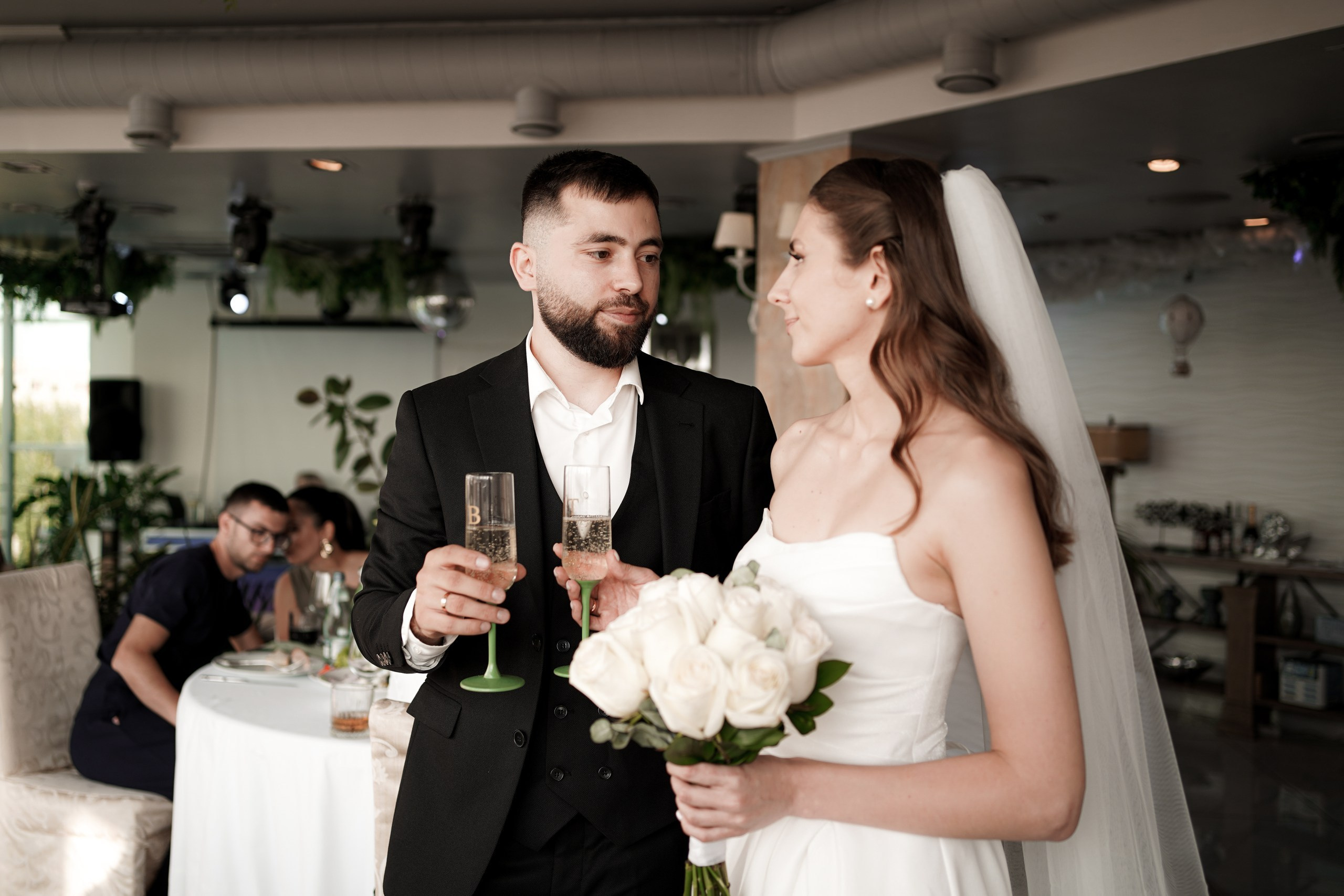 Свадебная фотосессия банкета в Ростове-на-Дону. Выездная регистрация. Свадебный фотограф в Ростове-на-Дону. Таинство Крещения и Венчания, семейные фотосессии. Алёна Чёботова