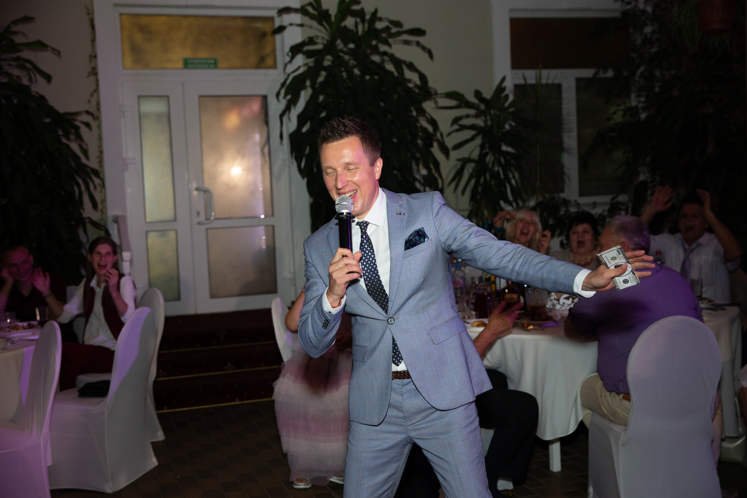 Арина и Паша. Ведущий на свадьбу в Москве Зубков Алексей