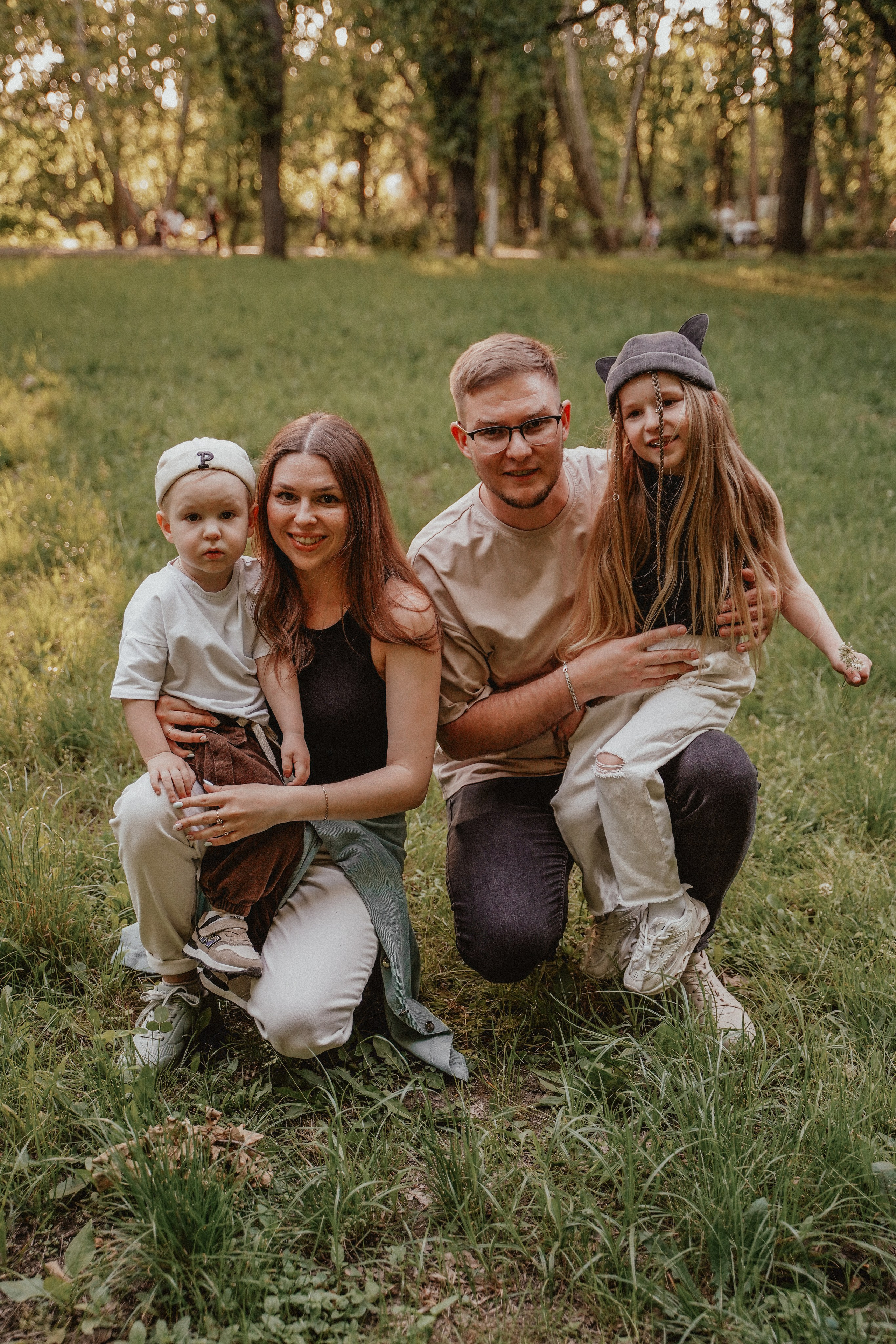 Семейная фотосессия со скейтом и самокатом. Семейный и женский фотограф в Краснодаре Анастасия Приймак