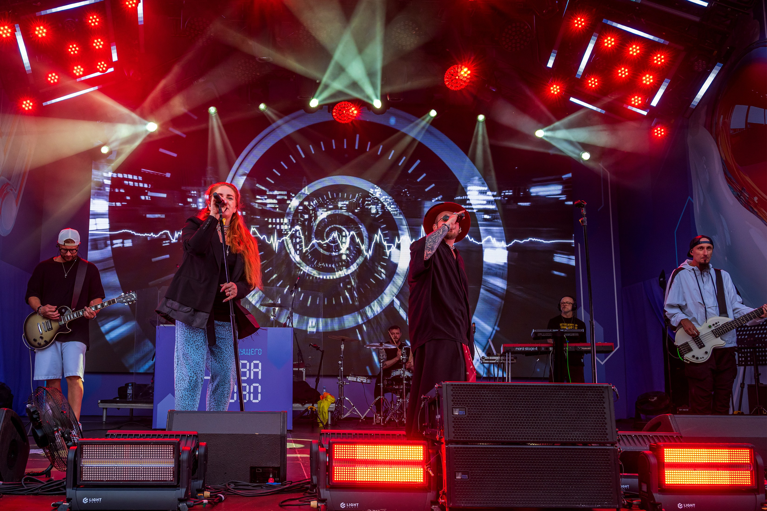 Группа города. Фотограф в Москве Демьян Лопатов