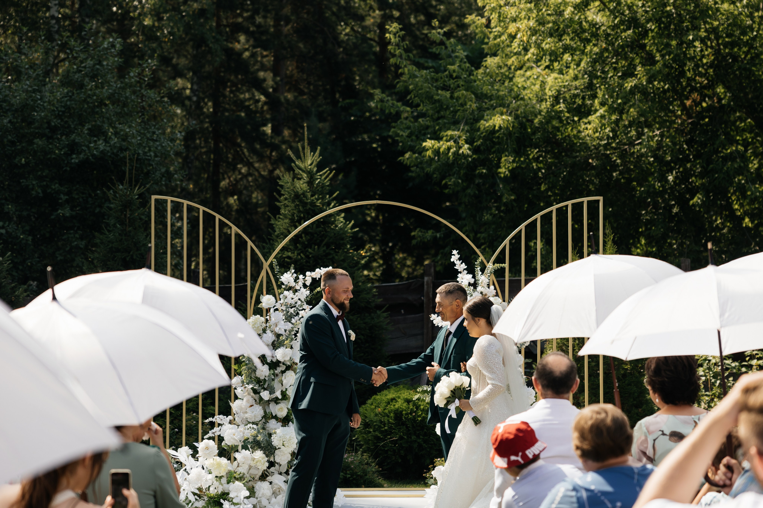 Свадебная история. Лесной Виладж. Свадебный и семейный фотограф Рассказова Виктория