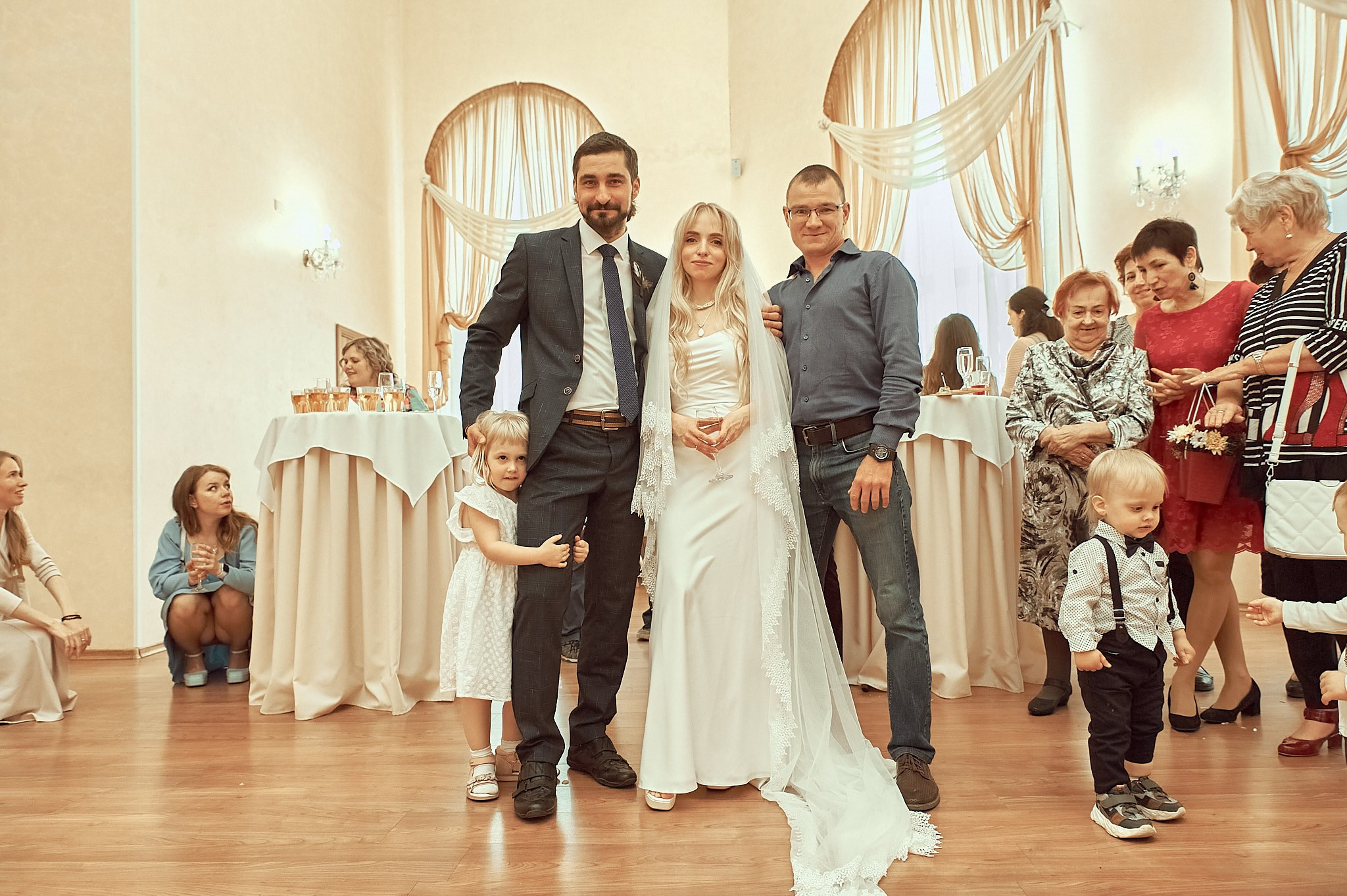 Свадебная съемка для Маргариты и Мирослава (Сборы невесты, ЗАГС). Женский фотограф в Череповце Даша Акулич