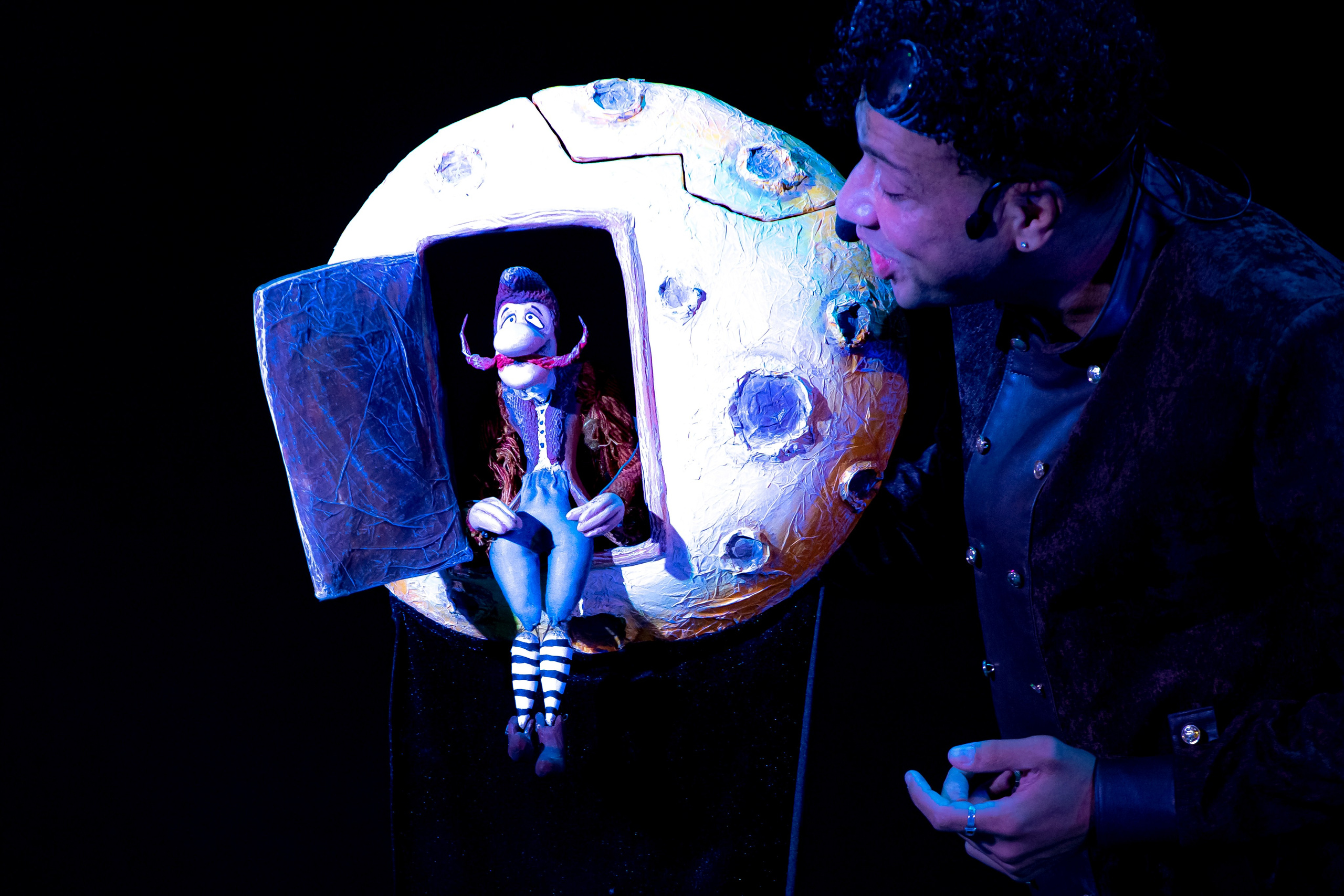 Человек с луны — спектакль кукольного театр Саквояж. Фотограф в Сочи Юрий Шептаев