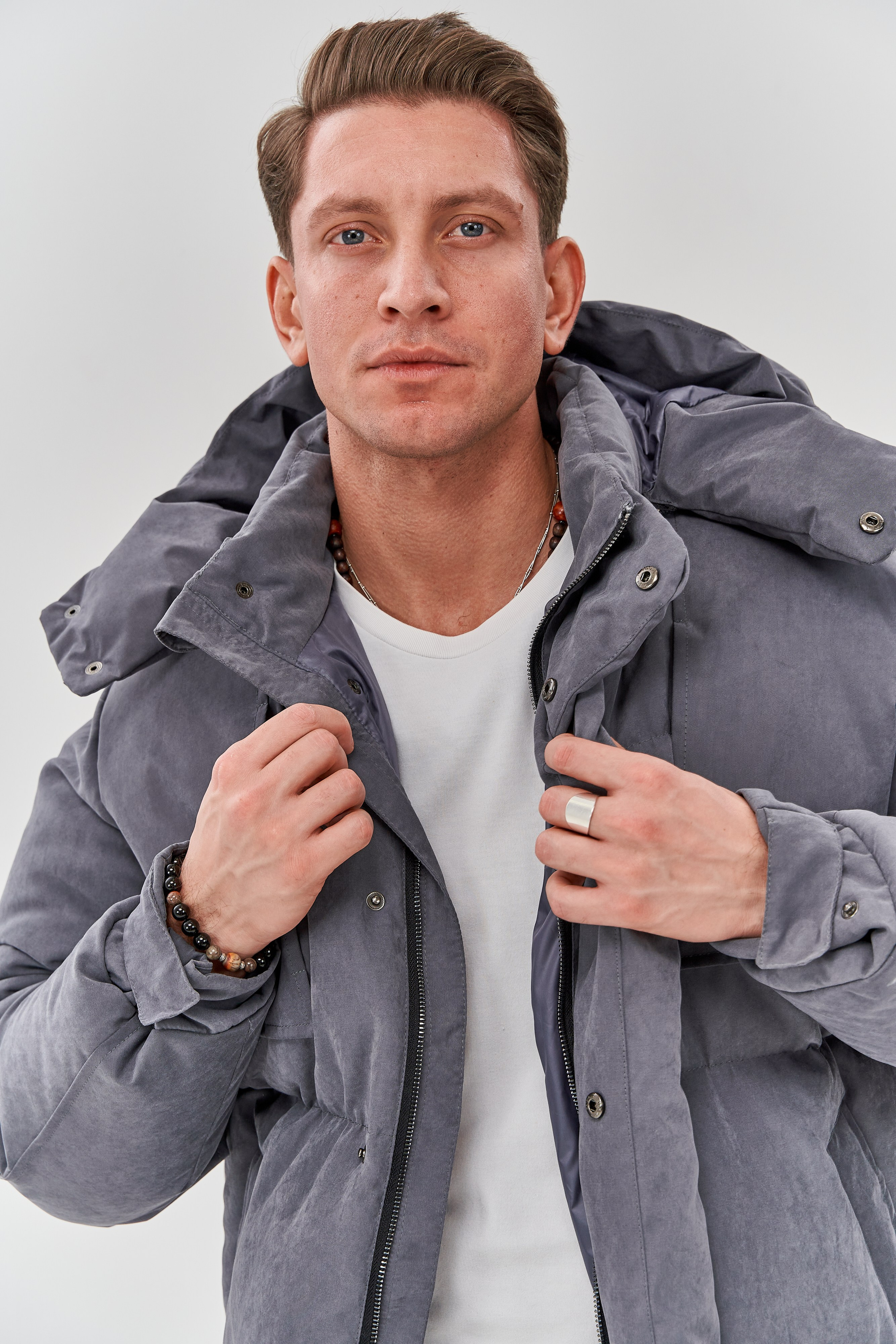 Мужская куртка. Фотограф для маркетплейсов в Москве