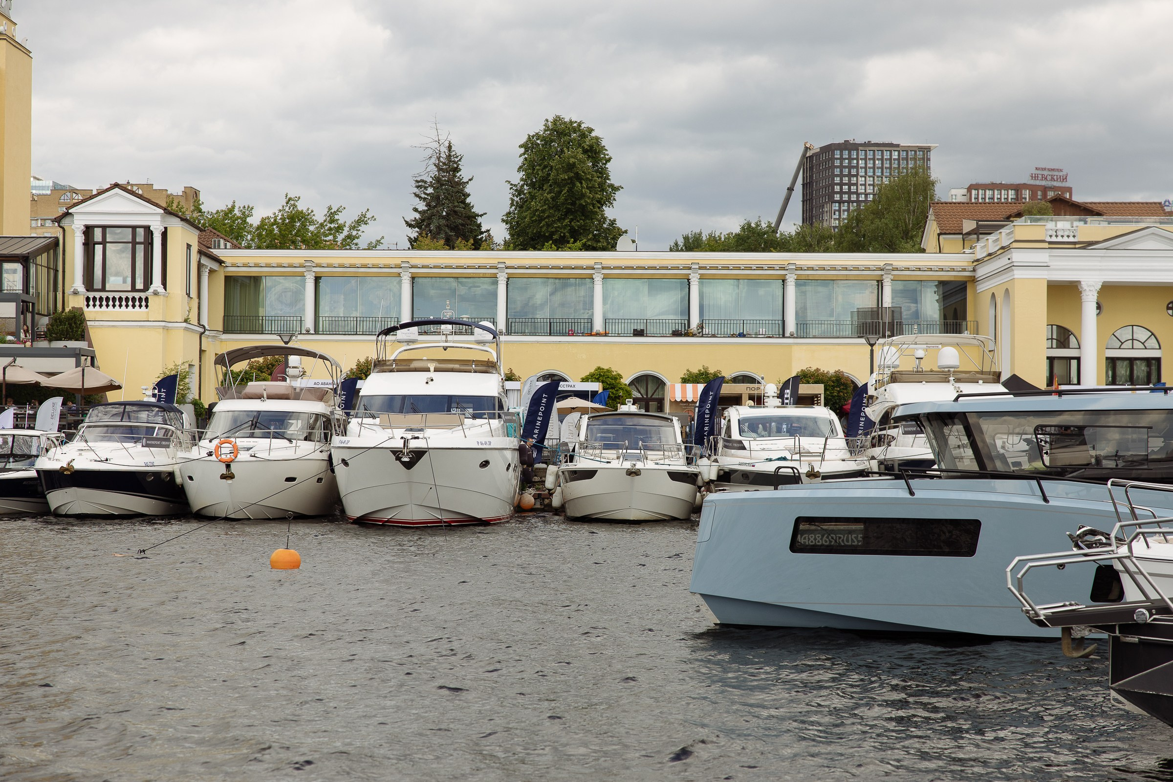 Выставка яхт и катеров. Ryal Yacht Club. Фотограф в Москве