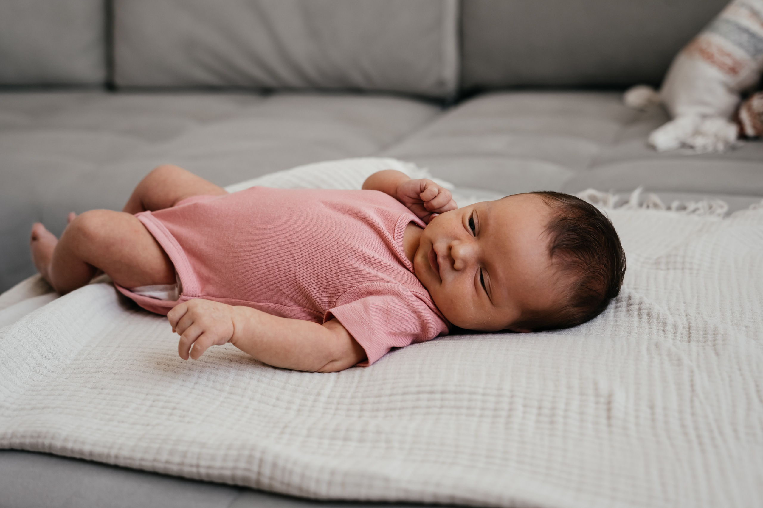 Первые дни Аси дома. Семейный фотограф в Томске Зарина Азизбаева