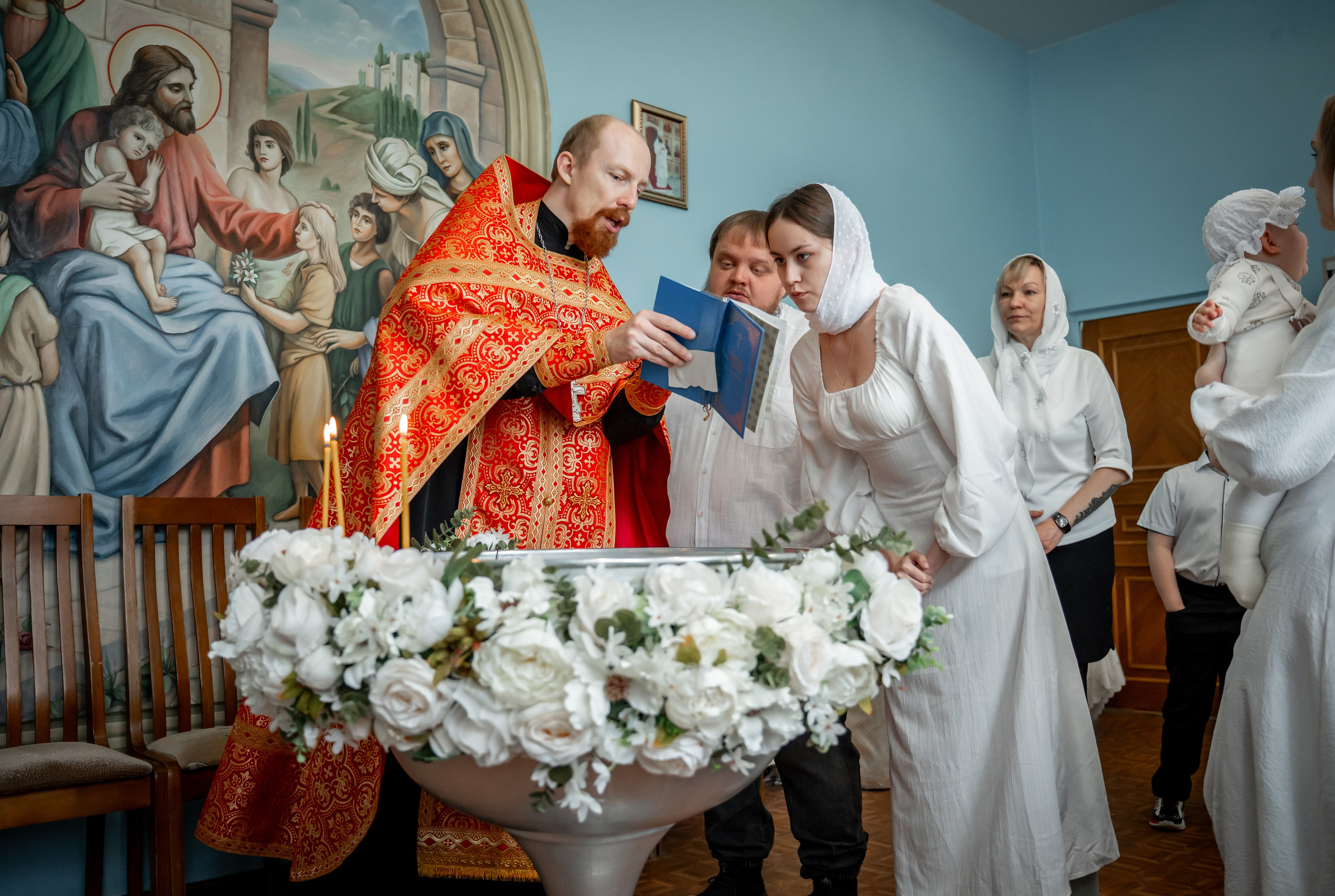 Крещение Таисии в г. Щекино храм в честь иконы Божией матери. Фотограф на Крещение Тула и Венчание в Туле, детский и семейный фотограф