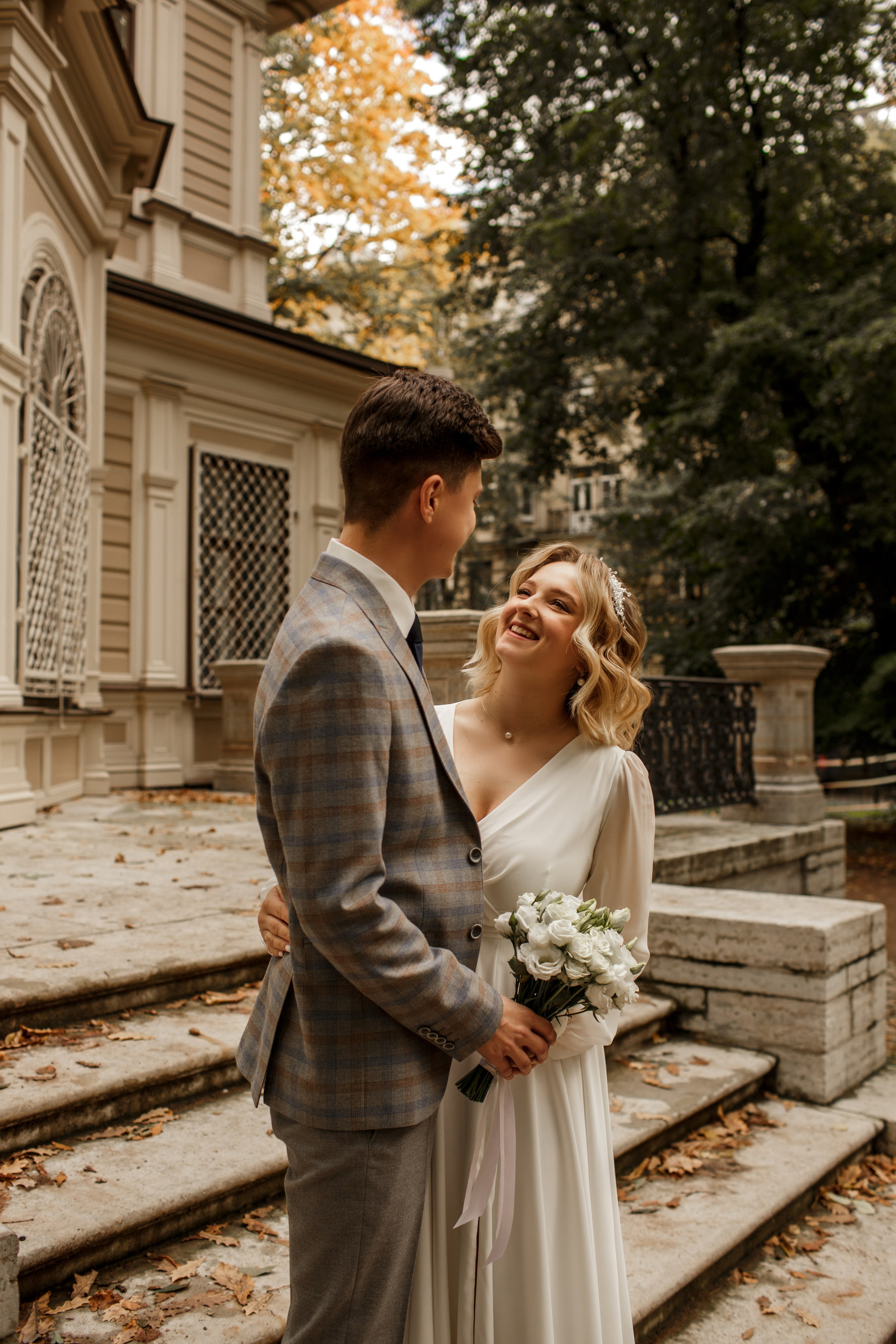 Татьяна и Евгений. Золотая осень на Петроградской стороне и в Пушкине. Свадебный фотограф Кирилл Белый