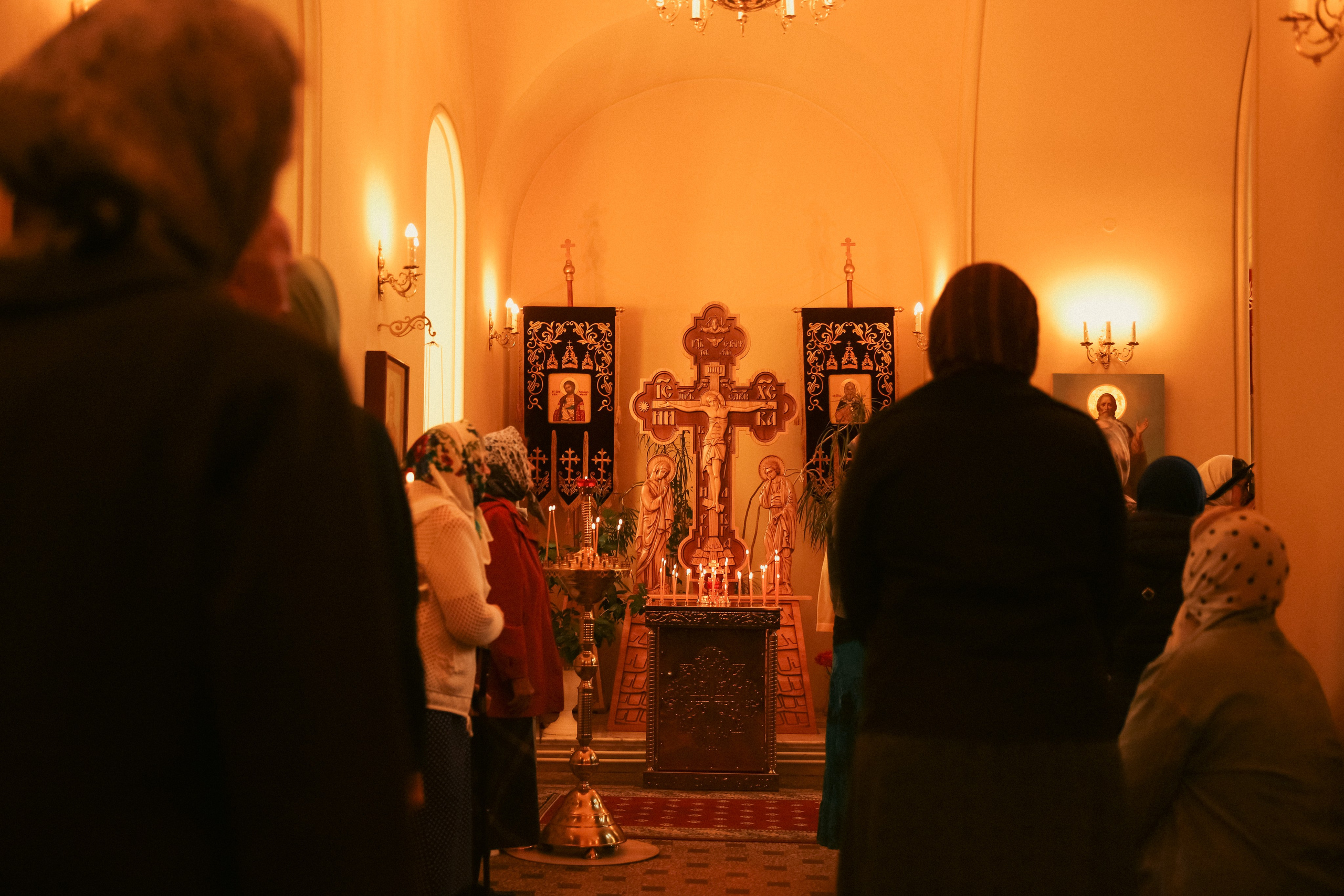 Служба в церкви