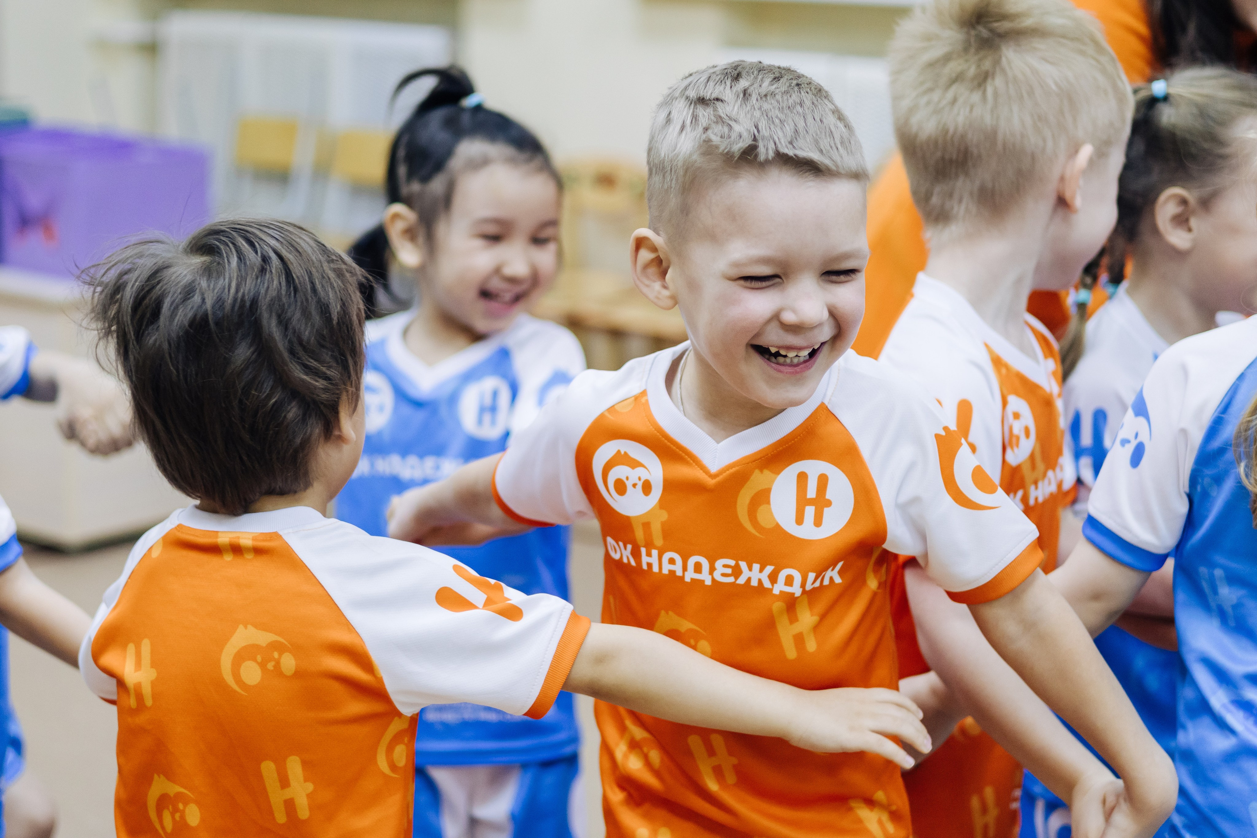 Фотосессия с кубком в детских садах г. Магнитогорска. Денис Прохоров Фотограф в г. Магнитогорск