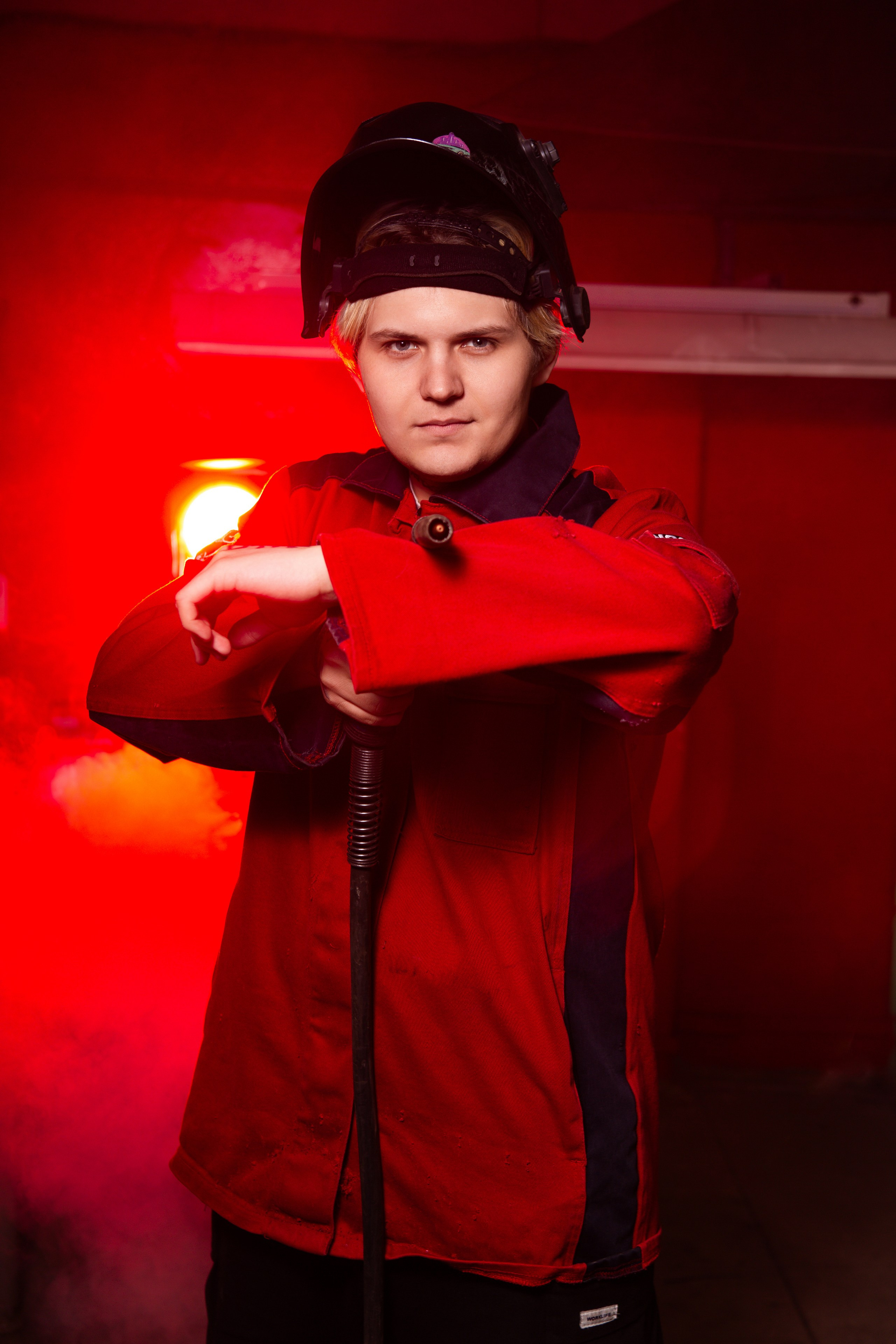 Портретная Фотосессия в Цеху для Выпускников Сварщиков | Твой Альбом Мценск. ТВОЙ АЛЬБОМ / ТВОИ ПРАВИЛА