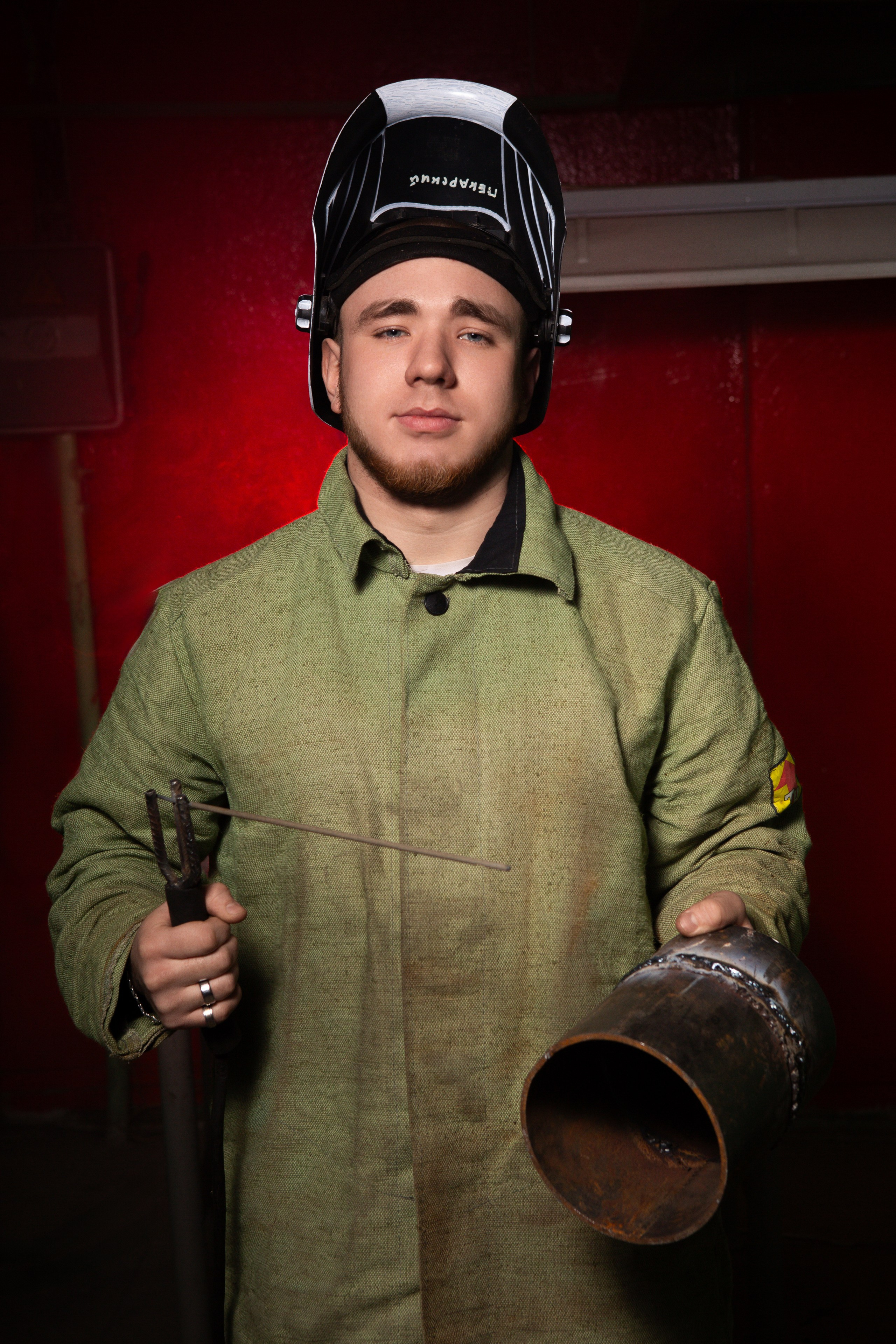 Портретная Фотосессия в Цеху для Выпускников Сварщиков | Твой Альбом Мценск. ТВОЙ АЛЬБОМ / ТВОИ ПРАВИЛА