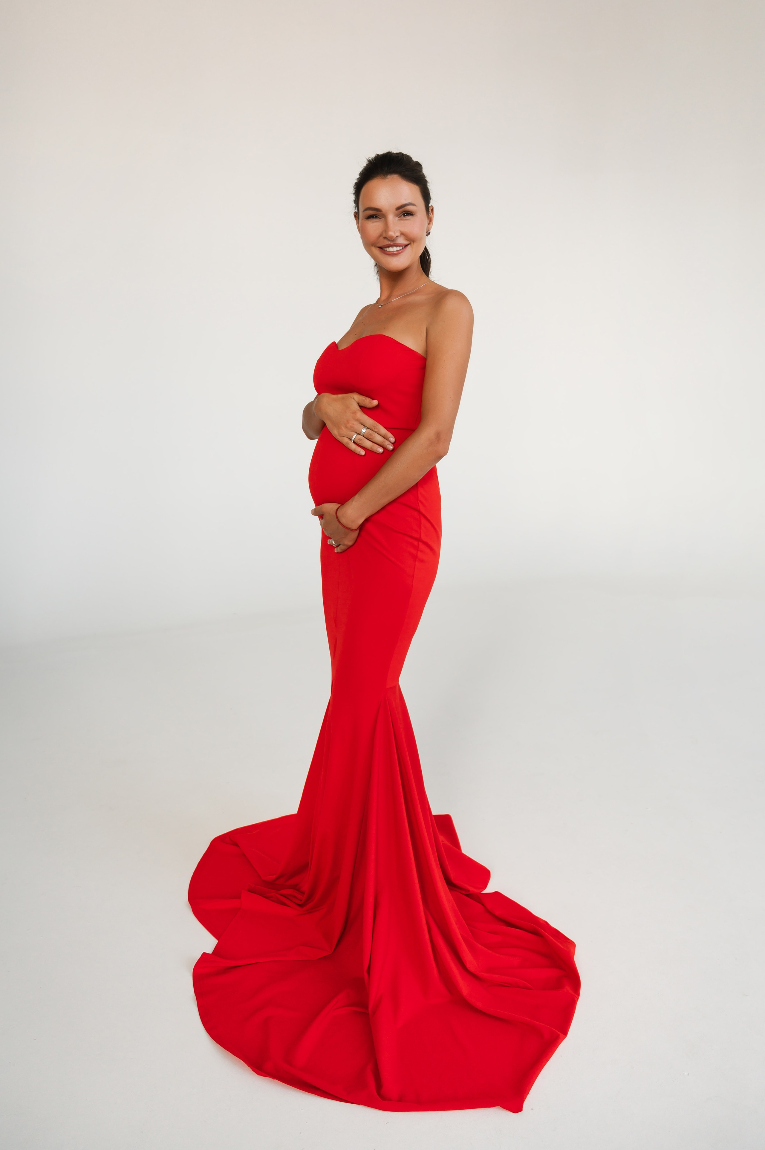 Профессиональный семейный и беременный фотограф в Санкт-Петербурге — Маргарита Иванова. Индивидуальные фотосессии под ключ: от образа до гот. Профессиональный фотограф беременности в СПБ. Стильные фотосессии беременности в стиле минимализм и классическая фотография