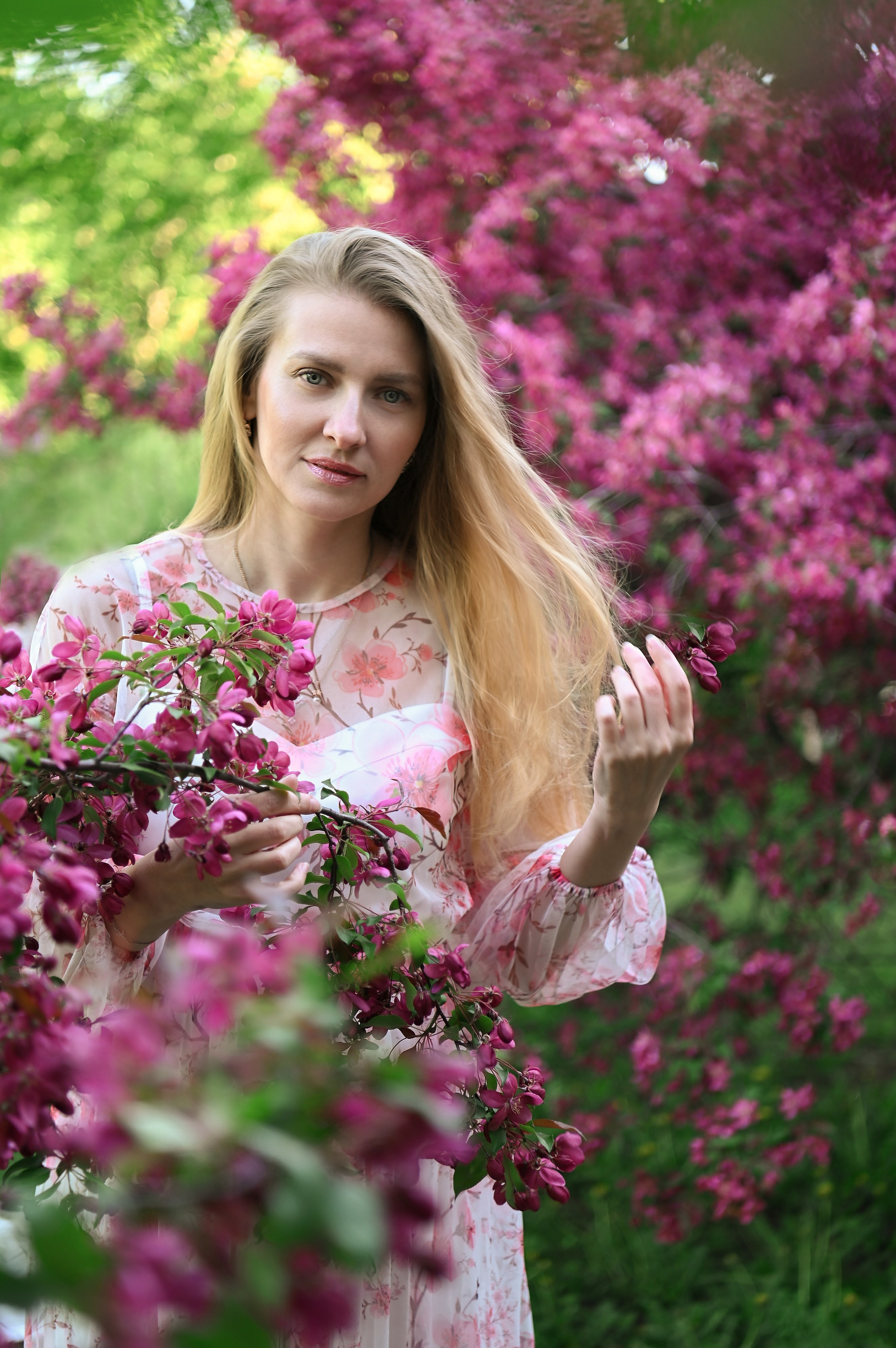 Цветение розовых яблонь. Детский и семейный фотограф г. Москва Оксана Катаджи