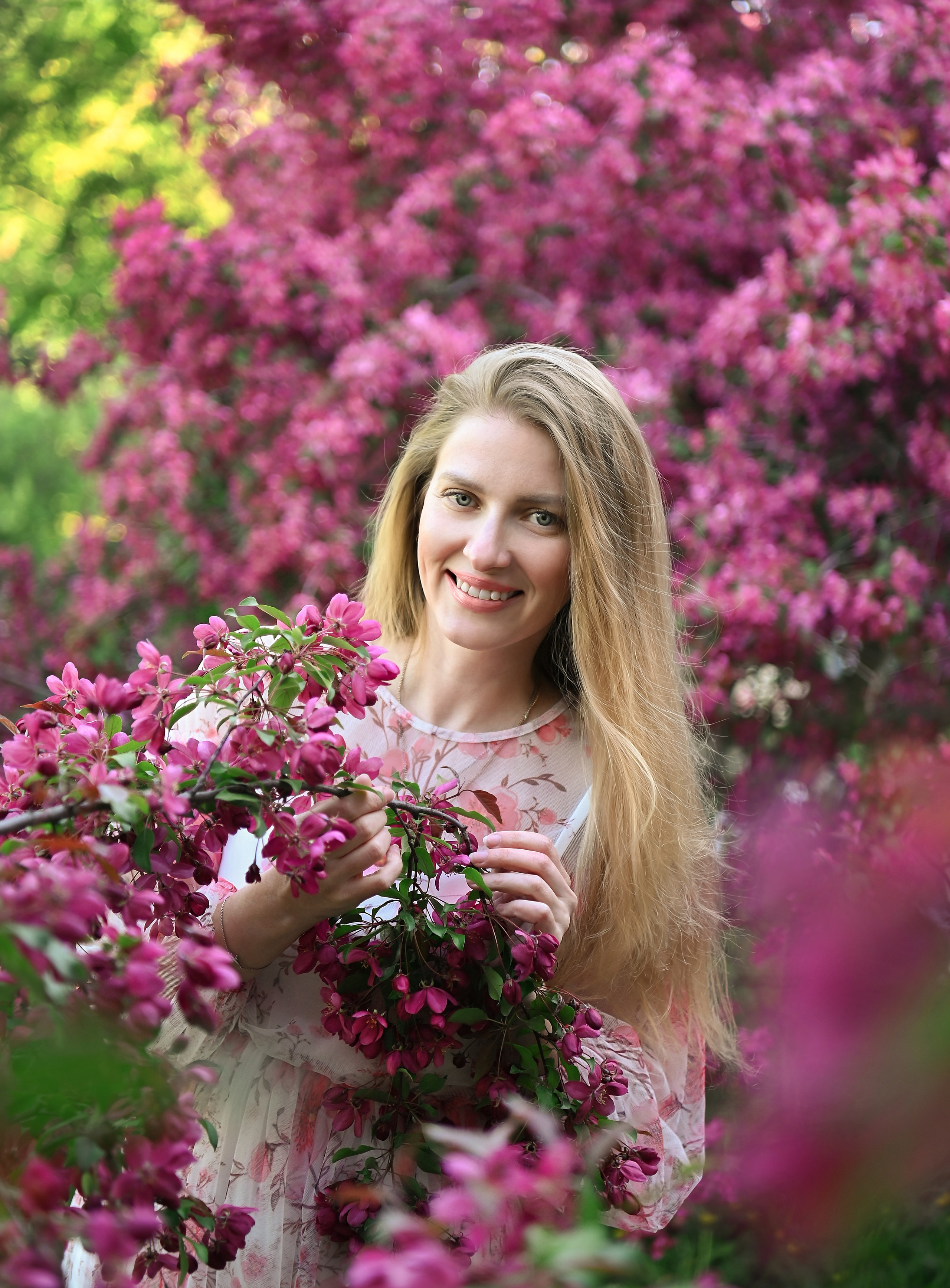 Цветение розовых яблонь. Детский и семейный фотограф г. Москва Оксана Катаджи