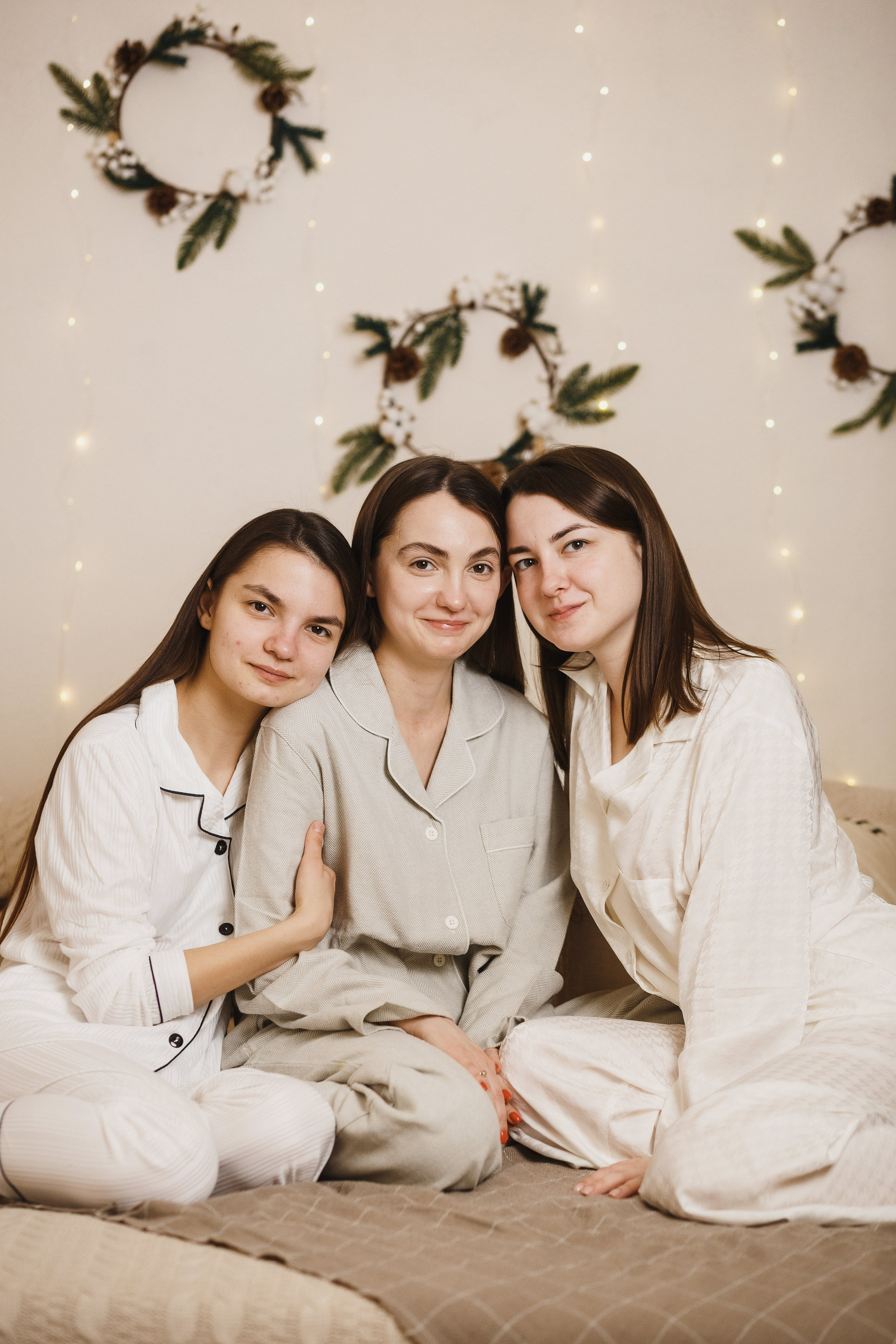 Семейная фотосессия в фотостудии Таганрога: Вечные моменты счастья. Свадебный и семейный фотограф в Таганроге Бакарюк Антон