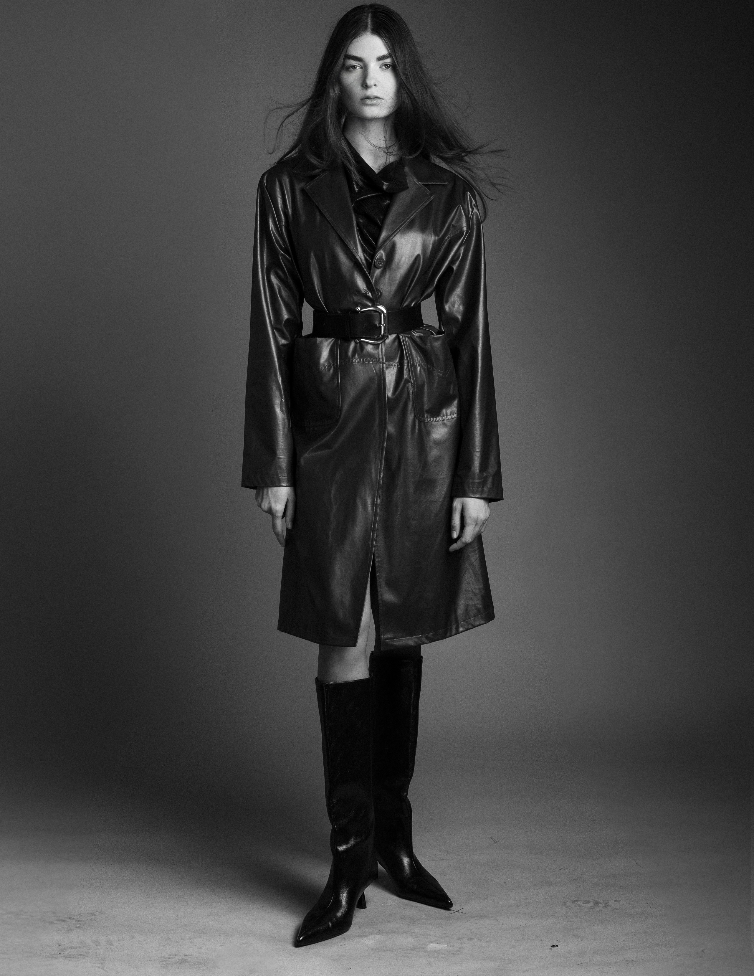 Olivia. Axis model management