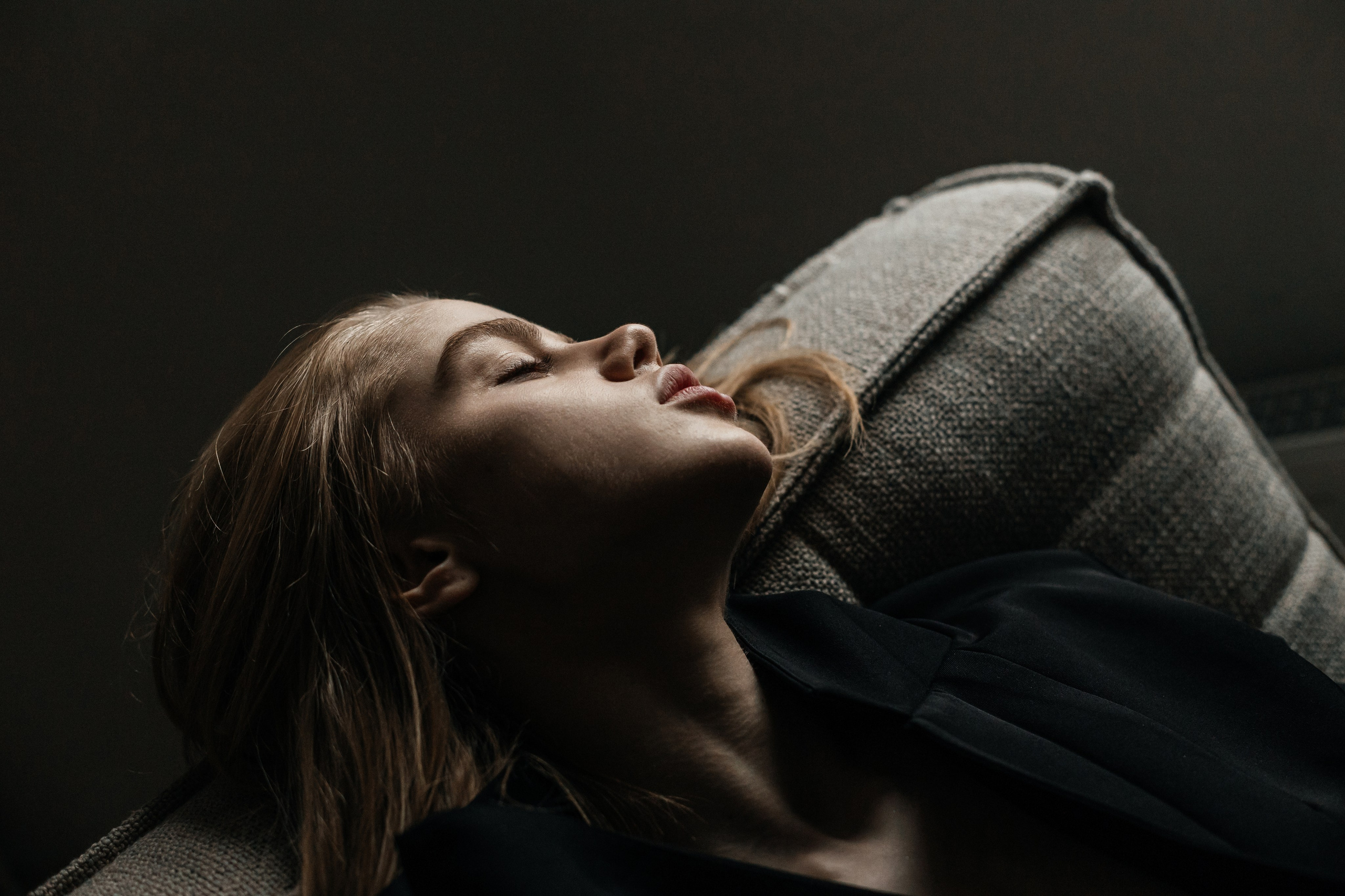 Арина, студийная съёмка (18+). Фотограф Наталия Федосова, г. Москва. TG и Instagram @nataliya_raw