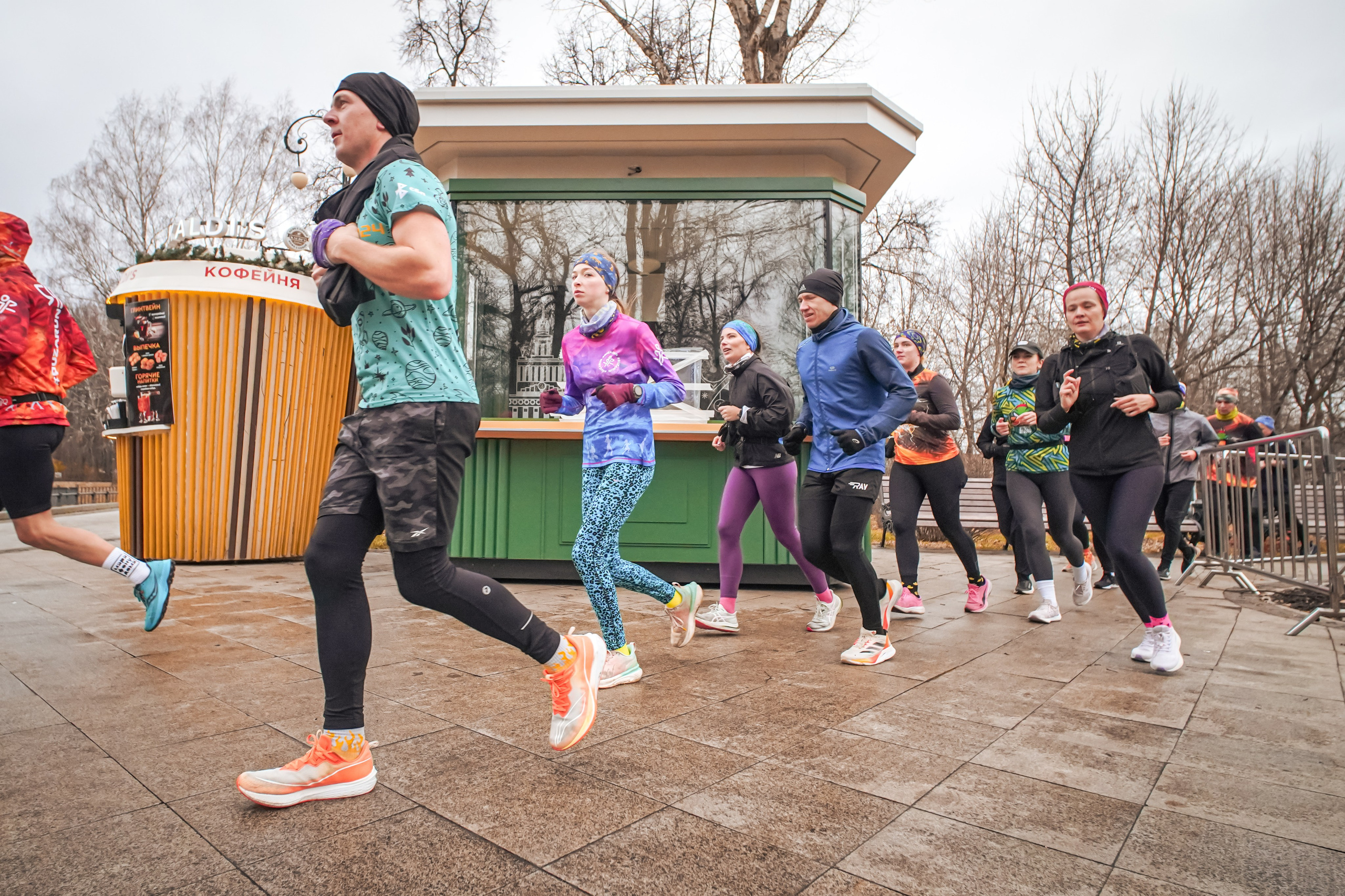 #марафонудома #яuzarun 2024 2-я петля, группа 6:30. Роман Капилюшов. Бег. Фото. Видео. г. Люберцы