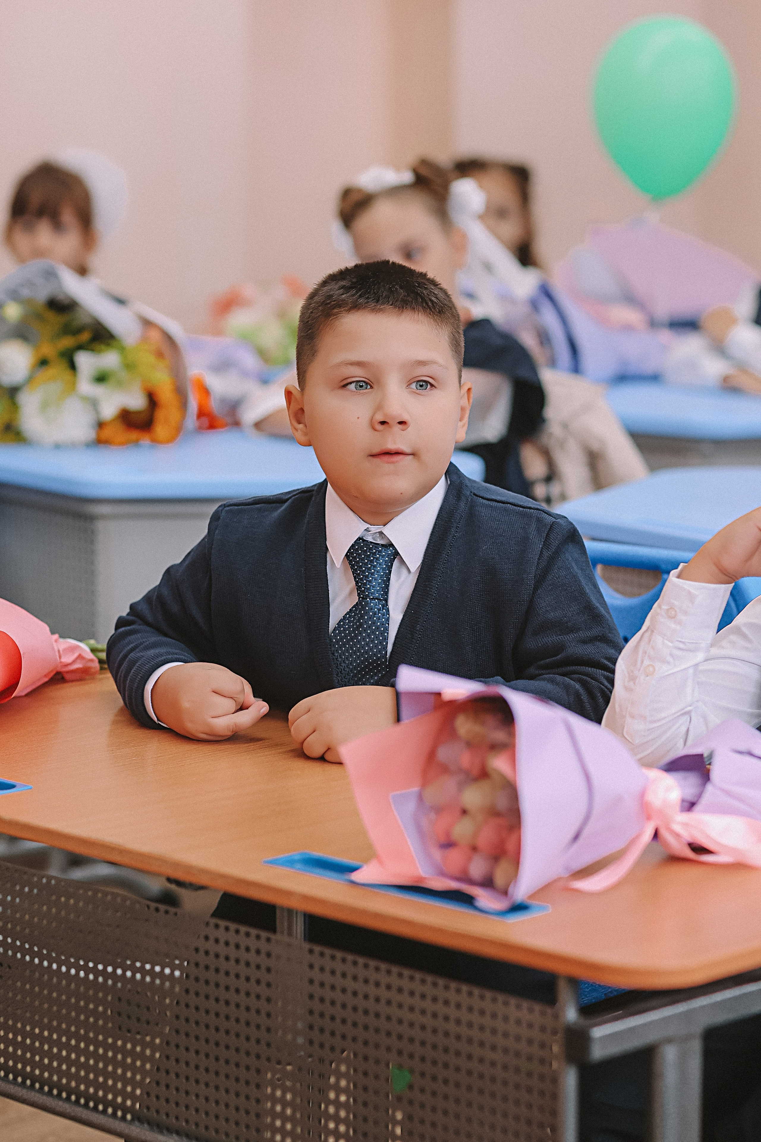 1 сентября линейка+кл час+портреты. Семейный фотограф Тюмень, фотограф на роды Салмина Мария